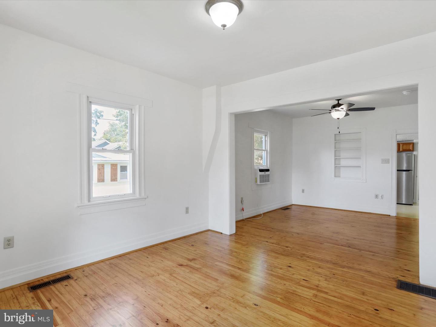 215 SHENANDOAH AVE, EDINBURG, Virginia 22824, 2 Bedrooms Bedrooms, ,1 BathroomBathrooms,Residential,For sale,215 SHENANDOAH AVE,VASH2011770 MLS # VASH2011770