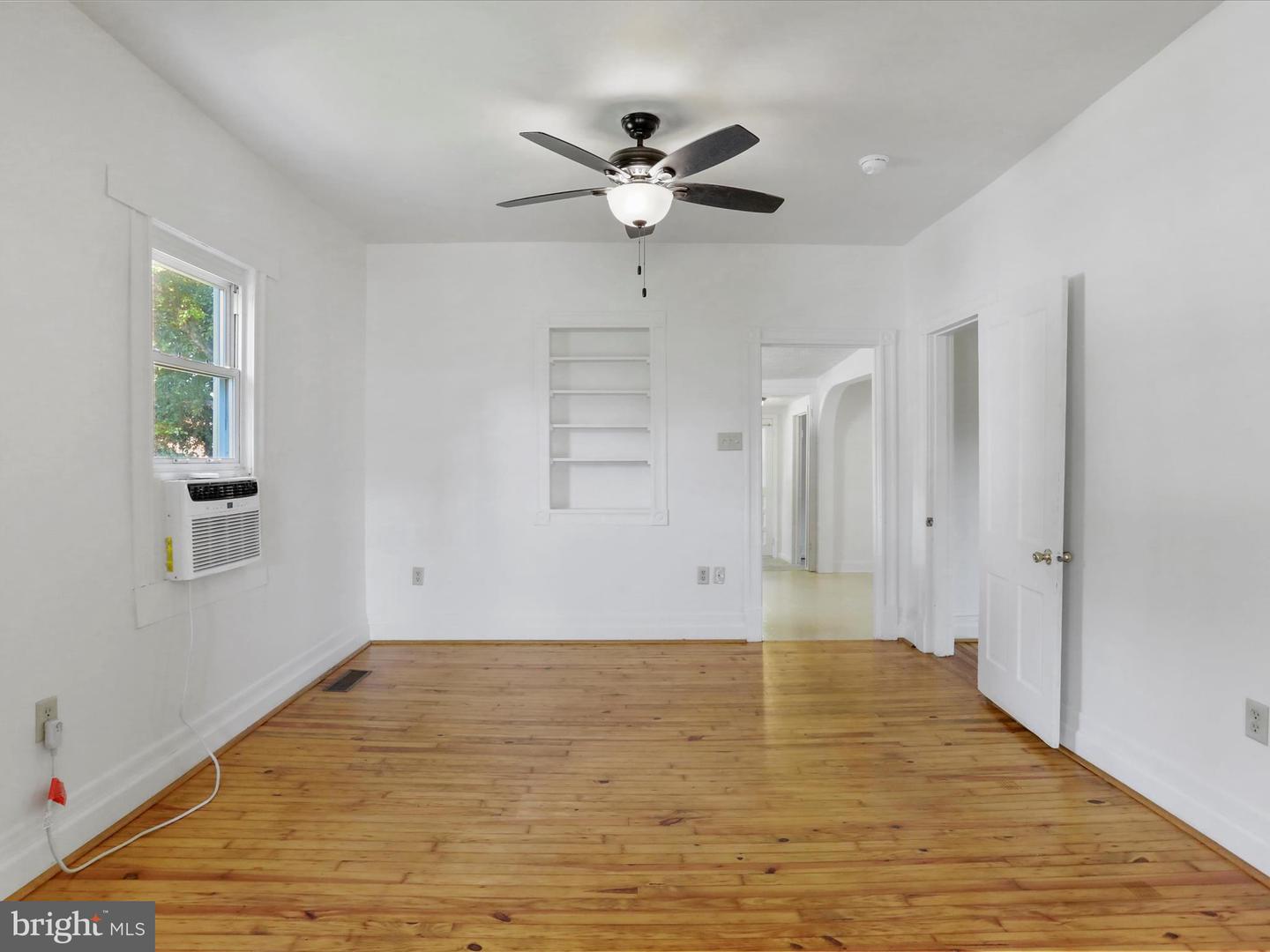 215 SHENANDOAH AVE, EDINBURG, Virginia 22824, 2 Bedrooms Bedrooms, ,1 BathroomBathrooms,Residential,For sale,215 SHENANDOAH AVE,VASH2011770 MLS # VASH2011770