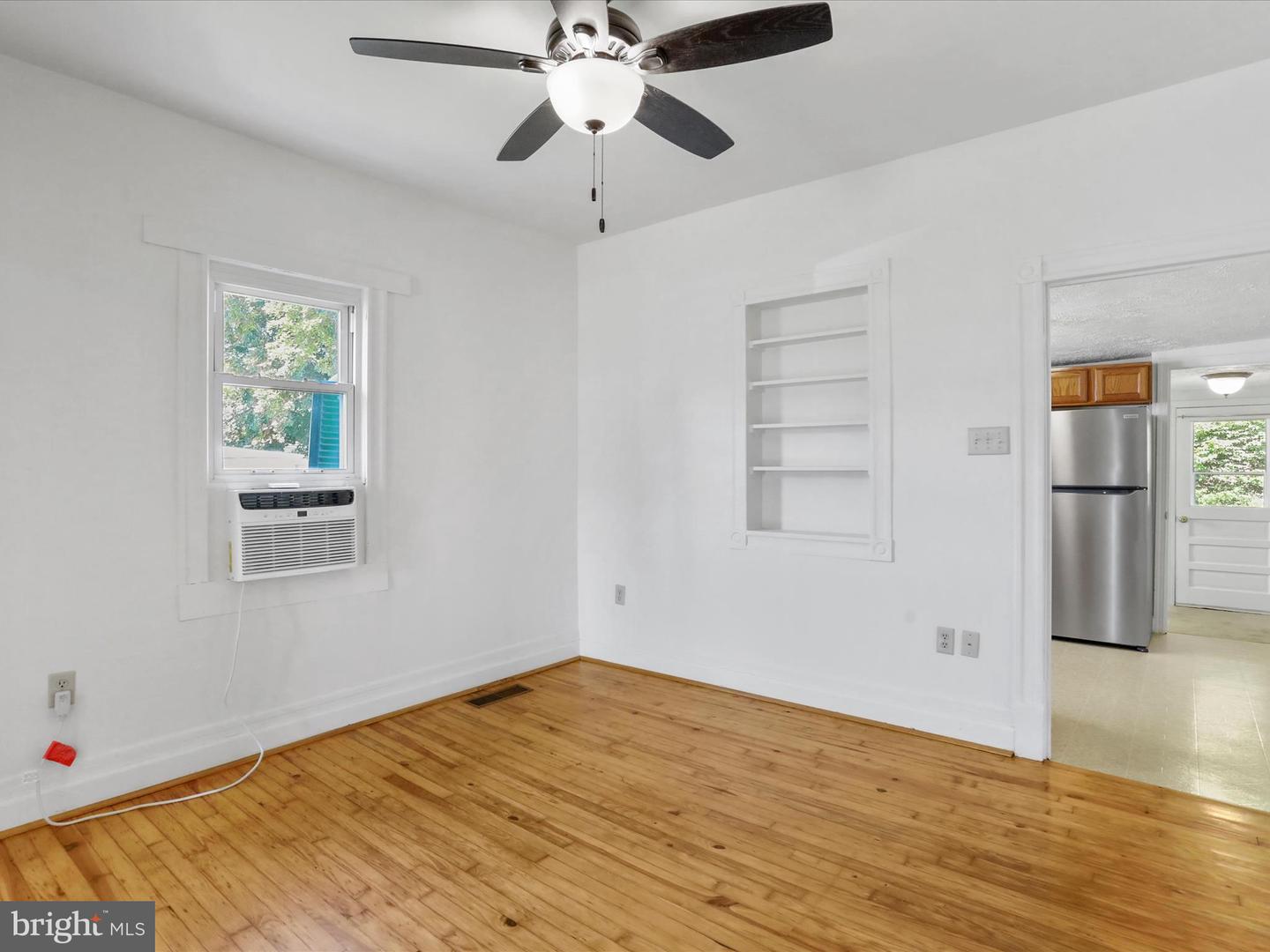 215 SHENANDOAH AVE, EDINBURG, Virginia 22824, 2 Bedrooms Bedrooms, ,1 BathroomBathrooms,Residential,For sale,215 SHENANDOAH AVE,VASH2011770 MLS # VASH2011770