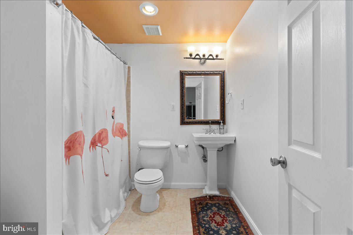43089 FINDERS LN, CHANTILLY, Virginia 20152, 7 Bedrooms Bedrooms, ,3 BathroomsBathrooms,Residential,For sale,43089 FINDERS LN,VALO2100332 MLS # VALO2100332