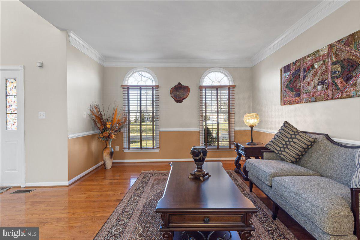 43089 FINDERS LN, CHANTILLY, Virginia 20152, 7 Bedrooms Bedrooms, ,3 BathroomsBathrooms,Residential,For sale,43089 FINDERS LN,VALO2100332 MLS # VALO2100332