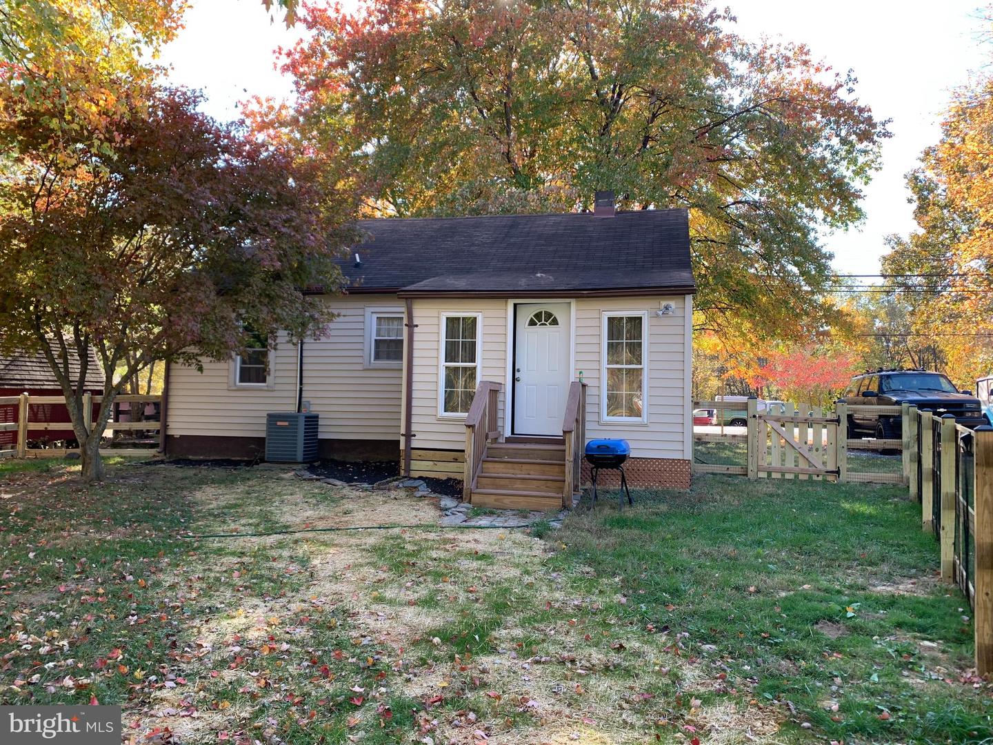 410 TRUSLOW RD, FREDERICKSBURG, Virginia 22405, 2 Bedrooms Bedrooms, ,1 BathroomBathrooms,Residential,For sale,410 TRUSLOW RD,VAST2040152 MLS # VAST2040152