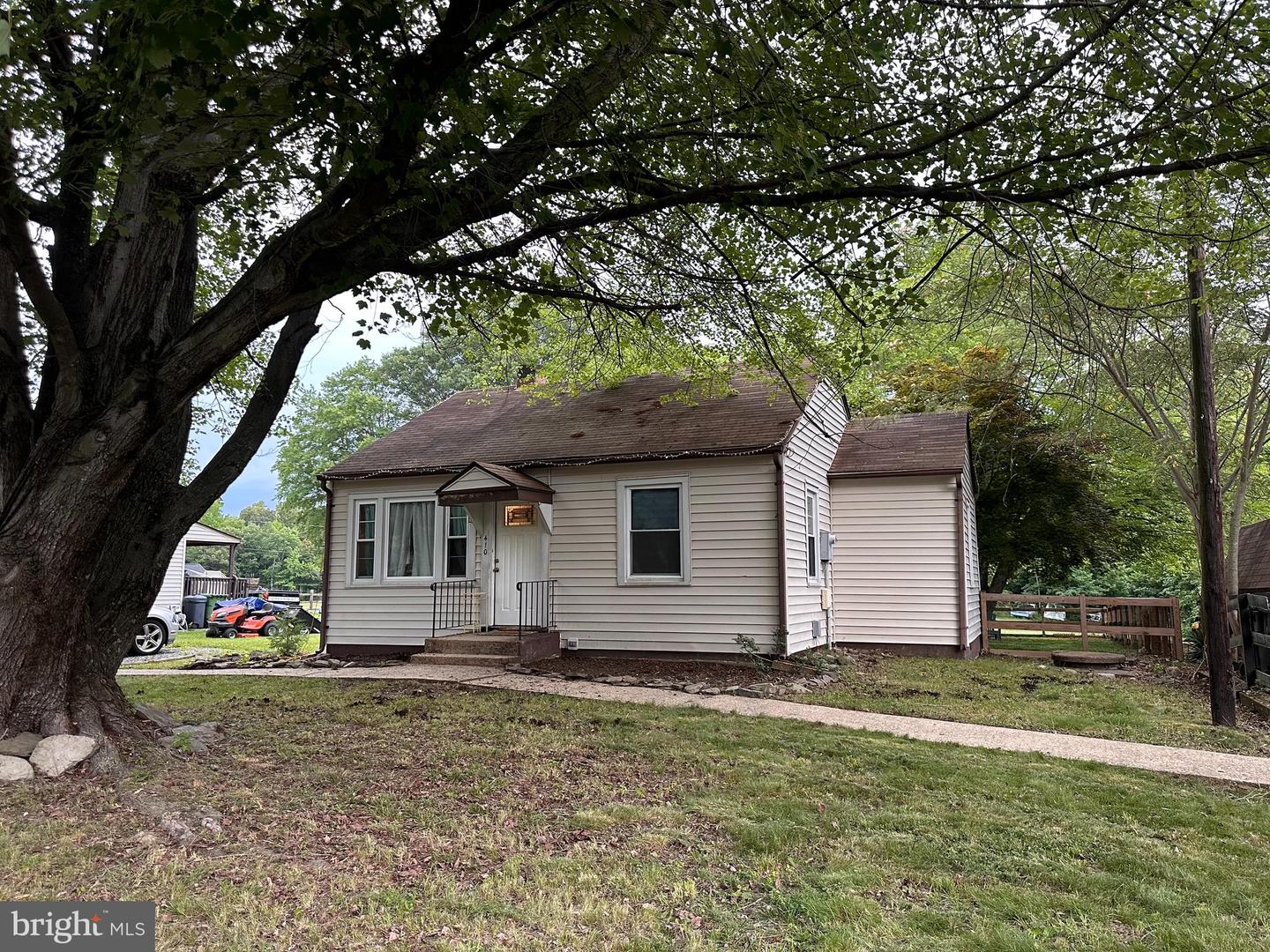 410 TRUSLOW RD, FREDERICKSBURG, Virginia 22405, 2 Bedrooms Bedrooms, ,1 BathroomBathrooms,Residential,For sale,410 TRUSLOW RD,VAST2040152 MLS # VAST2040152