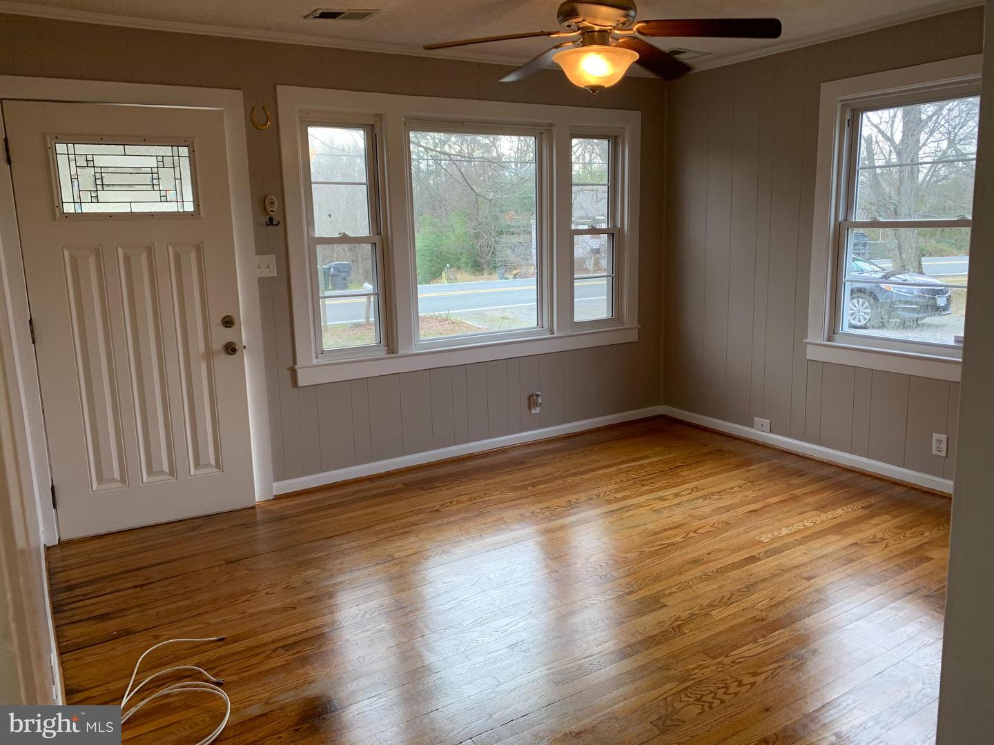 410 TRUSLOW RD, FREDERICKSBURG, Virginia 22405, 2 Bedrooms Bedrooms, ,1 BathroomBathrooms,Residential,For sale,410 TRUSLOW RD,VAST2040152 MLS # VAST2040152