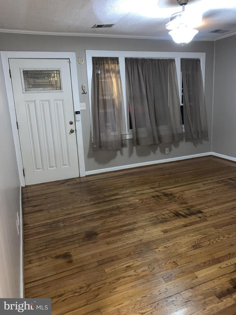 410 TRUSLOW RD, FREDERICKSBURG, Virginia 22405, 2 Bedrooms Bedrooms, ,1 BathroomBathrooms,Residential,For sale,410 TRUSLOW RD,VAST2040152 MLS # VAST2040152
