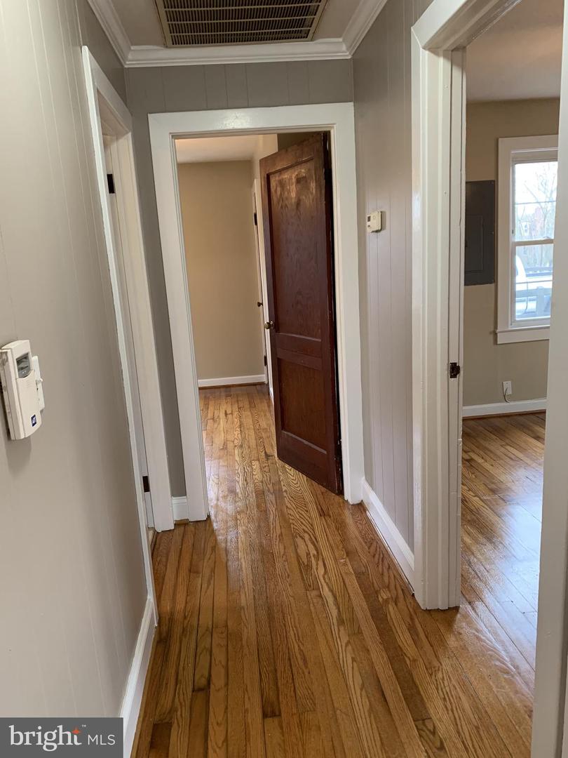 410 TRUSLOW RD, FREDERICKSBURG, Virginia 22405, 2 Bedrooms Bedrooms, ,1 BathroomBathrooms,Residential,For sale,410 TRUSLOW RD,VAST2040152 MLS # VAST2040152