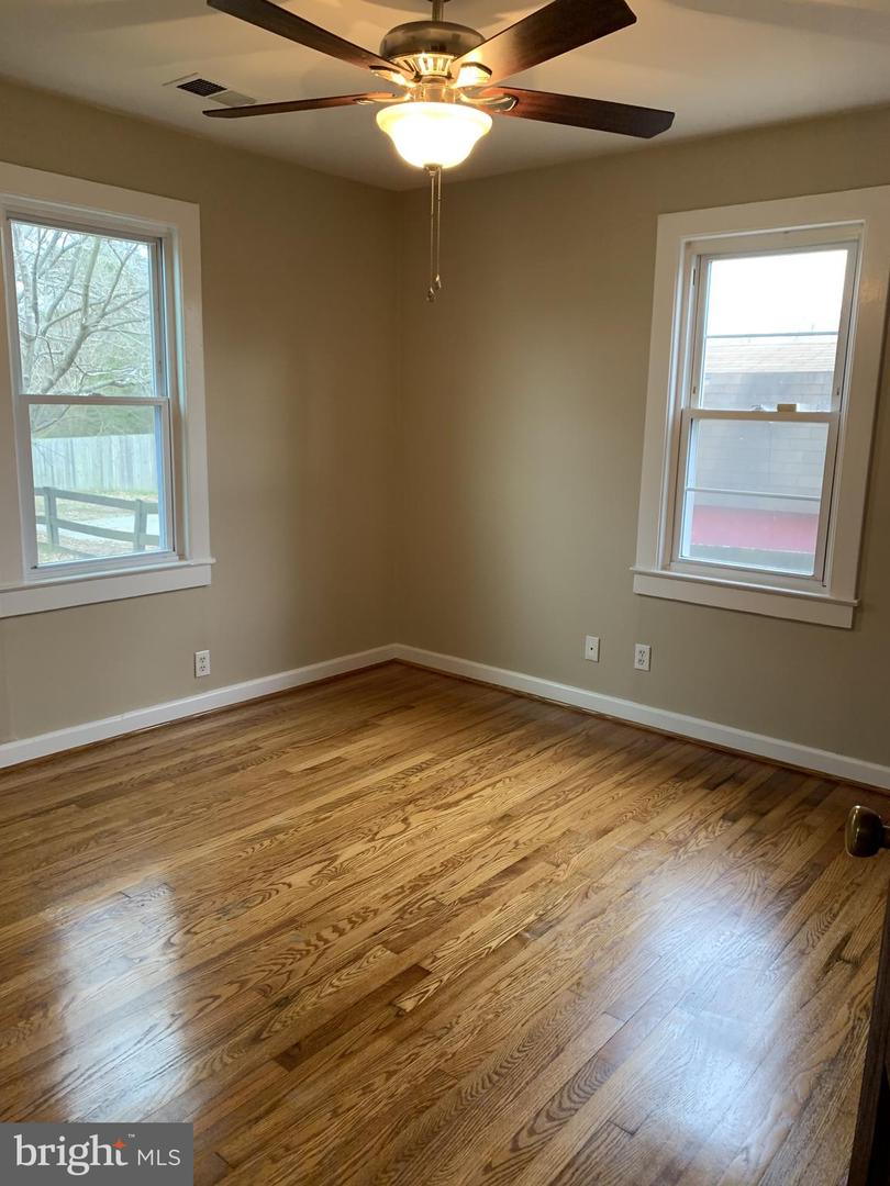 410 TRUSLOW RD, FREDERICKSBURG, Virginia 22405, 2 Bedrooms Bedrooms, ,1 BathroomBathrooms,Residential,For sale,410 TRUSLOW RD,VAST2040152 MLS # VAST2040152