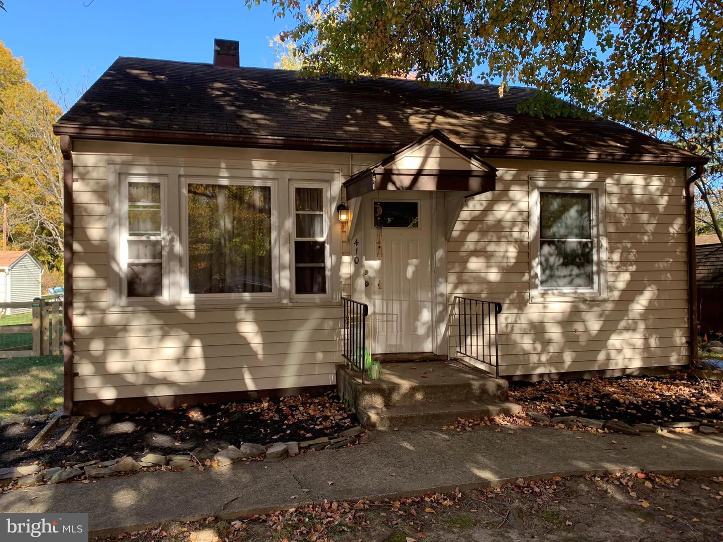 410 TRUSLOW RD, FREDERICKSBURG, Virginia 22405, 2 Bedrooms Bedrooms, ,1 BathroomBathrooms,Residential,For sale,410 TRUSLOW RD,VAST2040152 MLS # VAST2040152