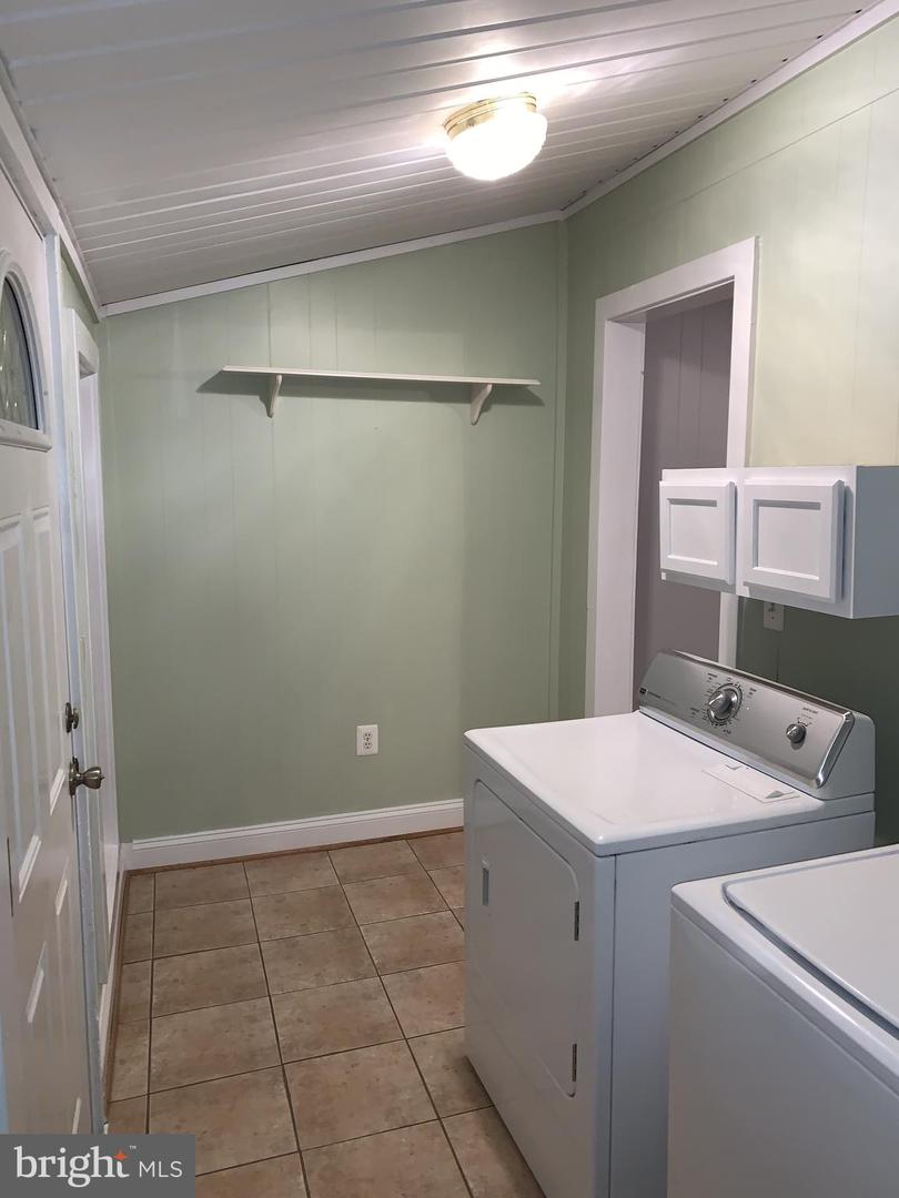 410 TRUSLOW RD, FREDERICKSBURG, Virginia 22405, 2 Bedrooms Bedrooms, ,1 BathroomBathrooms,Residential,For sale,410 TRUSLOW RD,VAST2040152 MLS # VAST2040152