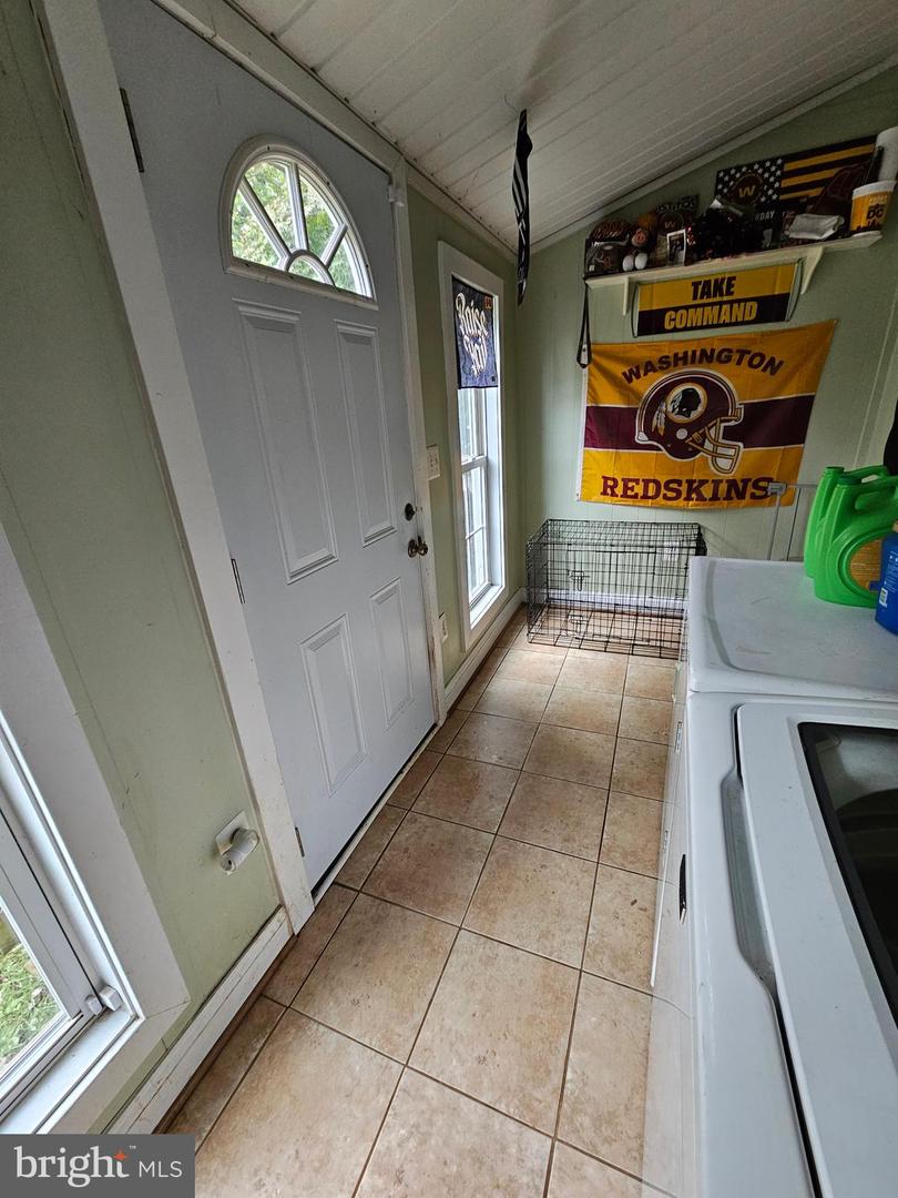 410 TRUSLOW RD, FREDERICKSBURG, Virginia 22405, 2 Bedrooms Bedrooms, ,1 BathroomBathrooms,Residential,For sale,410 TRUSLOW RD,VAST2040152 MLS # VAST2040152