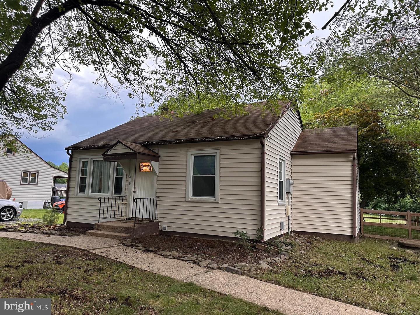 410 TRUSLOW RD, FREDERICKSBURG, Virginia 22405, 2 Bedrooms Bedrooms, ,1 BathroomBathrooms,Residential,For sale,410 TRUSLOW RD,VAST2040152 MLS # VAST2040152