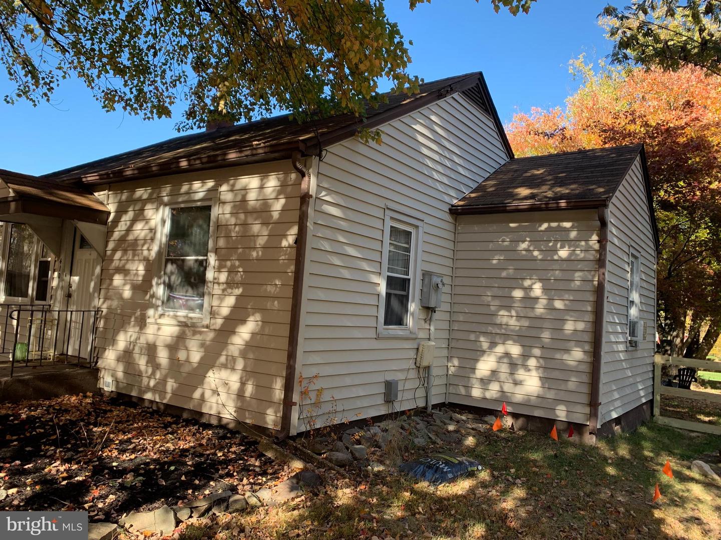 410 TRUSLOW RD, FREDERICKSBURG, Virginia 22405, 2 Bedrooms Bedrooms, ,1 BathroomBathrooms,Residential,For sale,410 TRUSLOW RD,VAST2040152 MLS # VAST2040152