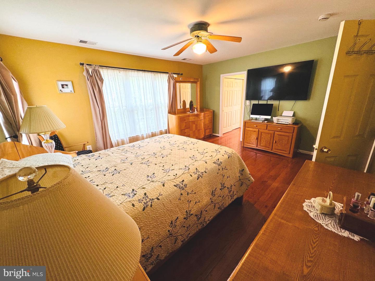 9218 GREENSHIRE DR, MANASSAS PARK, Virginia 20111, 5 Bedrooms Bedrooms, ,3 BathroomsBathrooms,Residential,For sale,9218 GREENSHIRE DR,VAMP2003134 MLS # VAMP2003134