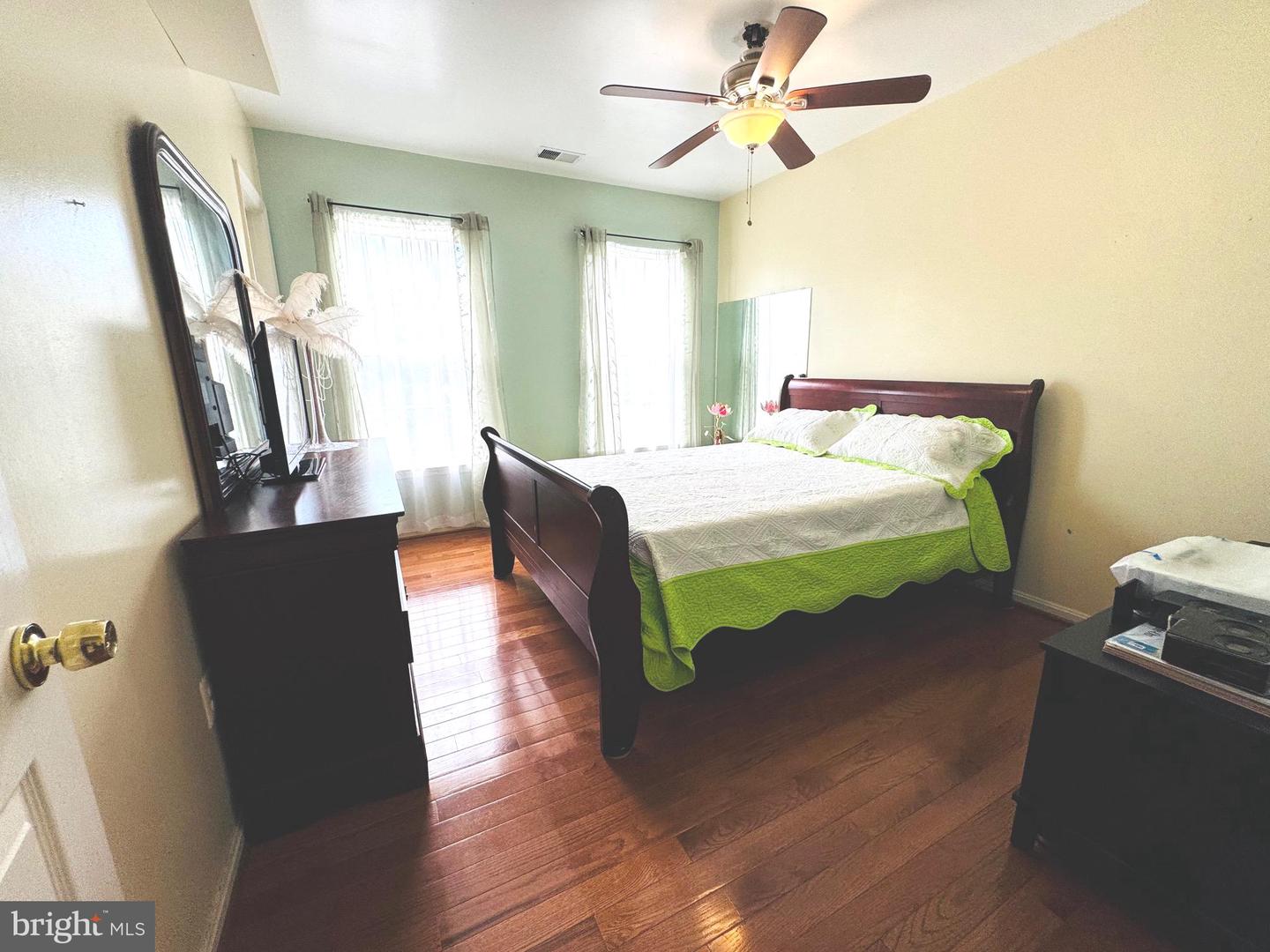 9218 GREENSHIRE DR, MANASSAS PARK, Virginia 20111, 5 Bedrooms Bedrooms, ,3 BathroomsBathrooms,Residential,For sale,9218 GREENSHIRE DR,VAMP2003134 MLS # VAMP2003134