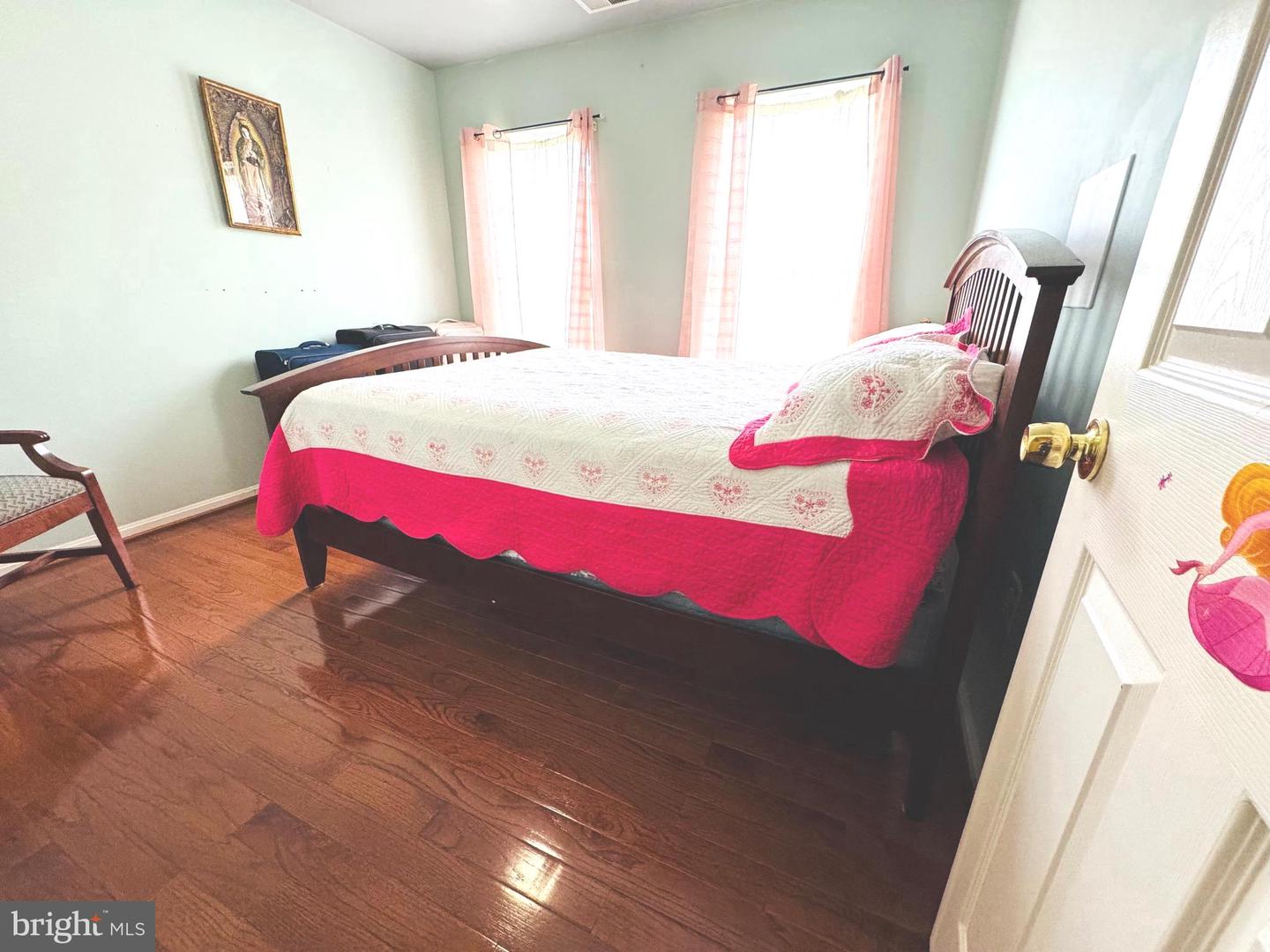 9218 GREENSHIRE DR, MANASSAS PARK, Virginia 20111, 5 Bedrooms Bedrooms, ,3 BathroomsBathrooms,Residential,For sale,9218 GREENSHIRE DR,VAMP2003134 MLS # VAMP2003134