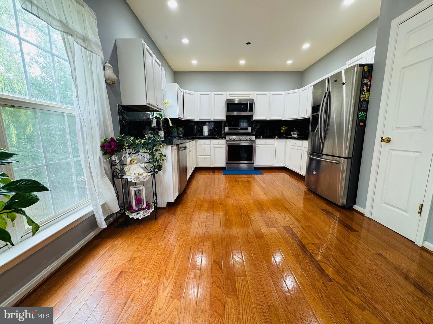 9218 GREENSHIRE DR, MANASSAS PARK, Virginia 20111, 5 Bedrooms Bedrooms, ,3 BathroomsBathrooms,Residential,For sale,9218 GREENSHIRE DR,VAMP2003134 MLS # VAMP2003134