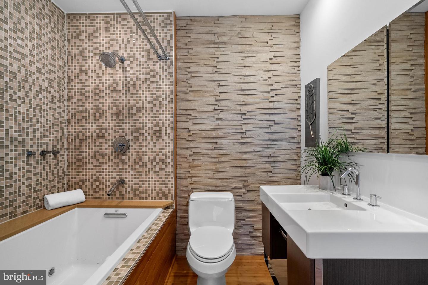 1625 Q ST NW #203, WASHINGTON, District Of Columbia 20009, 2 Bedrooms Bedrooms, ,2 BathroomsBathrooms,Residential,For sale,1625 Q ST NW #203,DCDC2207594 MLS # DCDC2207594