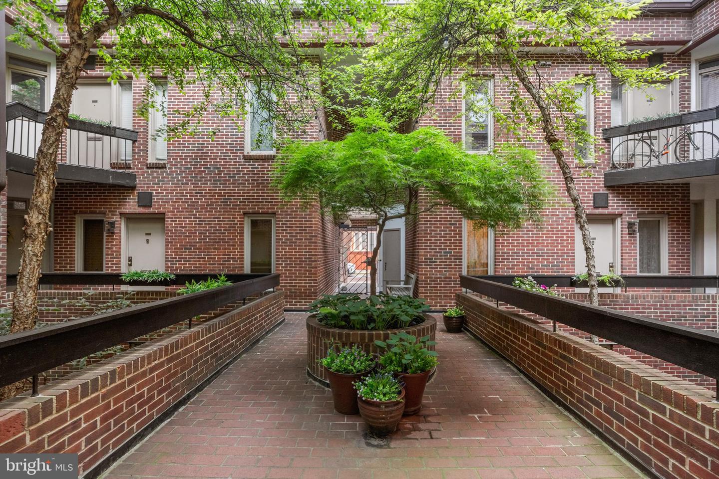 1625 Q ST NW #203, WASHINGTON, District Of Columbia 20009, 2 Bedrooms Bedrooms, ,2 BathroomsBathrooms,Residential,For sale,1625 Q ST NW #203,DCDC2207594 MLS # DCDC2207594
