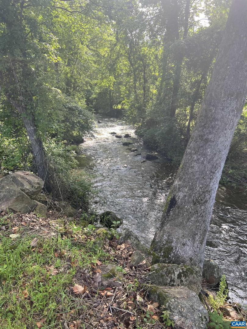 7304A DRY RUN RD, BURNSVILLE, Virginia 24487, 3 Bedrooms Bedrooms, ,2 BathroomsBathrooms,Residential,For sale,7304A DRY RUN RD,666079 MLS # 666079