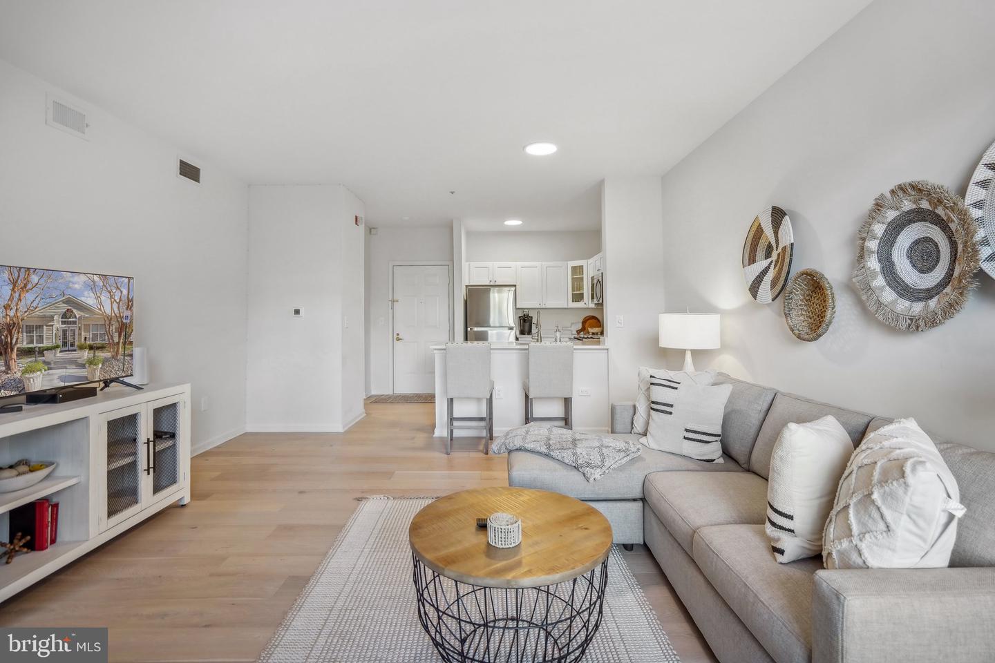 1645 INTERNATIONAL DR #121, MCLEAN, Virginia 22102, 2 Bedrooms Bedrooms, ,1 BathroomBathrooms,Residential,For sale,1645 INTERNATIONAL DR #121,VAFX2213722 MLS # VAFX2213722