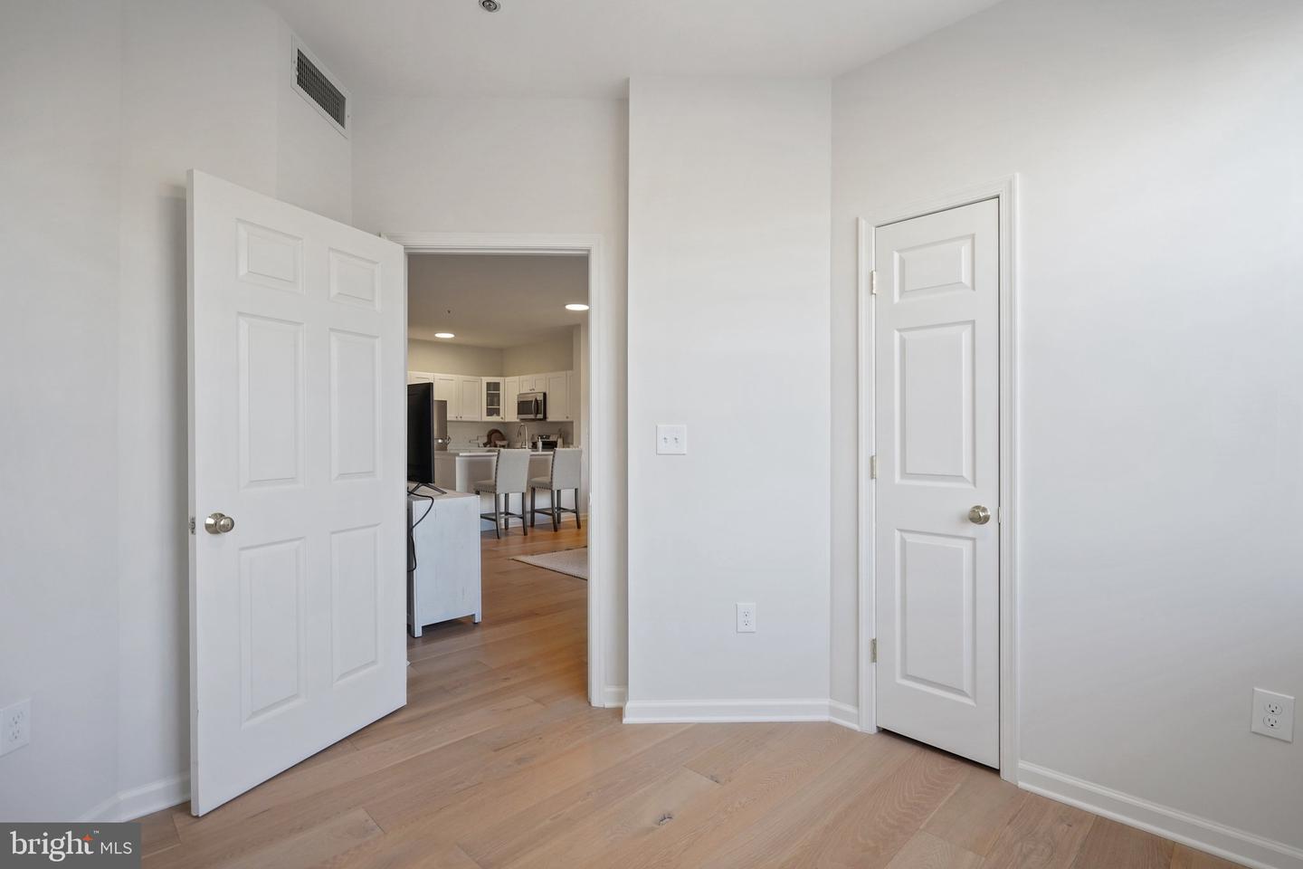 1645 INTERNATIONAL DR #121, MCLEAN, Virginia 22102, 2 Bedrooms Bedrooms, ,1 BathroomBathrooms,Residential,For sale,1645 INTERNATIONAL DR #121,VAFX2213722 MLS # VAFX2213722