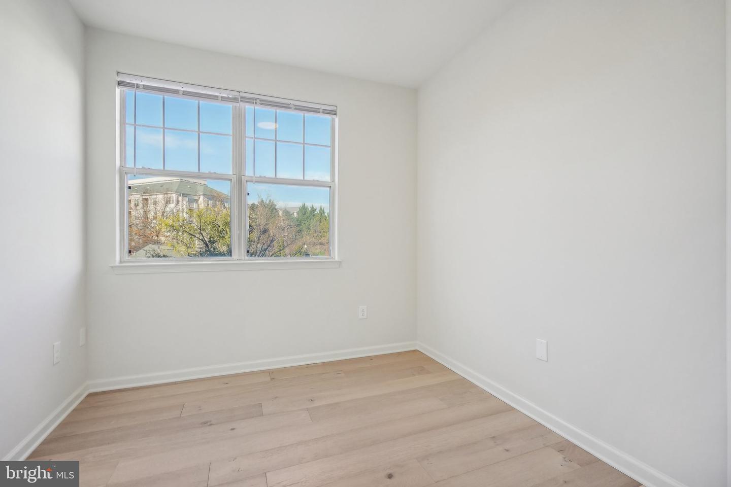 1645 INTERNATIONAL DR #121, MCLEAN, Virginia 22102, 2 Bedrooms Bedrooms, ,1 BathroomBathrooms,Residential,For sale,1645 INTERNATIONAL DR #121,VAFX2213722 MLS # VAFX2213722