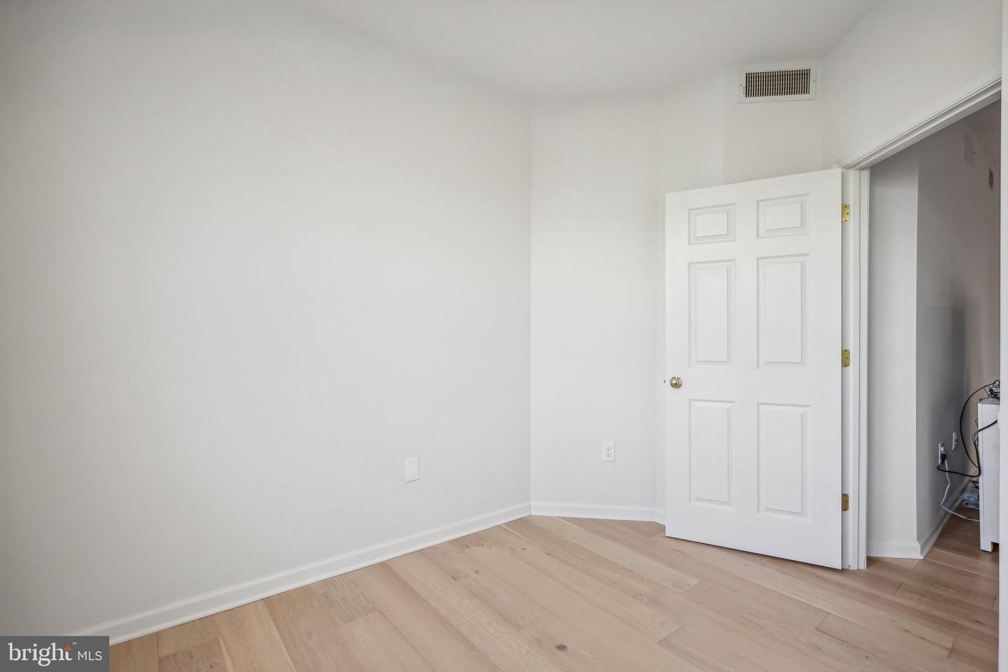 1645 INTERNATIONAL DR #121, MCLEAN, Virginia 22102, 2 Bedrooms Bedrooms, ,1 BathroomBathrooms,Residential,For sale,1645 INTERNATIONAL DR #121,VAFX2213722 MLS # VAFX2213722