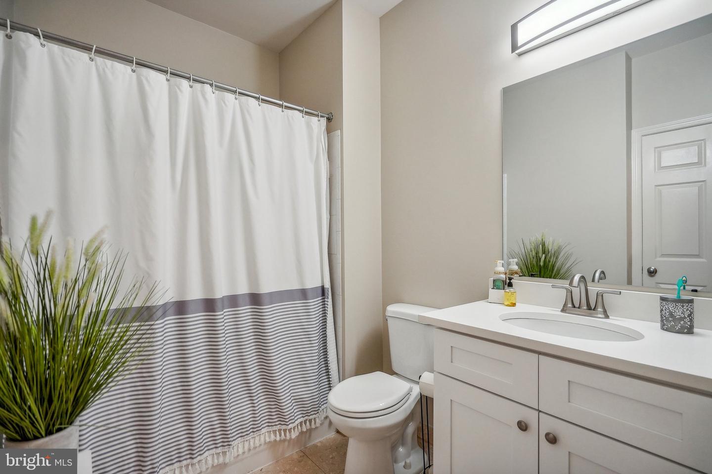 1645 INTERNATIONAL DR #121, MCLEAN, Virginia 22102, 2 Bedrooms Bedrooms, ,1 BathroomBathrooms,Residential,For sale,1645 INTERNATIONAL DR #121,VAFX2213722 MLS # VAFX2213722