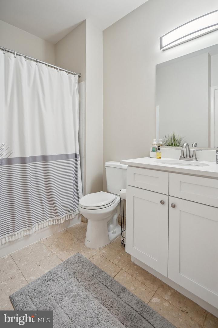 1645 INTERNATIONAL DR #121, MCLEAN, Virginia 22102, 2 Bedrooms Bedrooms, ,1 BathroomBathrooms,Residential,For sale,1645 INTERNATIONAL DR #121,VAFX2213722 MLS # VAFX2213722