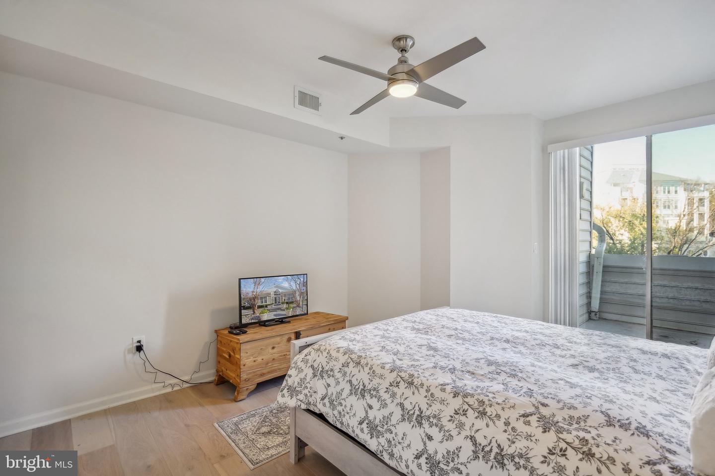 1645 INTERNATIONAL DR #121, MCLEAN, Virginia 22102, 2 Bedrooms Bedrooms, ,1 BathroomBathrooms,Residential,For sale,1645 INTERNATIONAL DR #121,VAFX2213722 MLS # VAFX2213722
