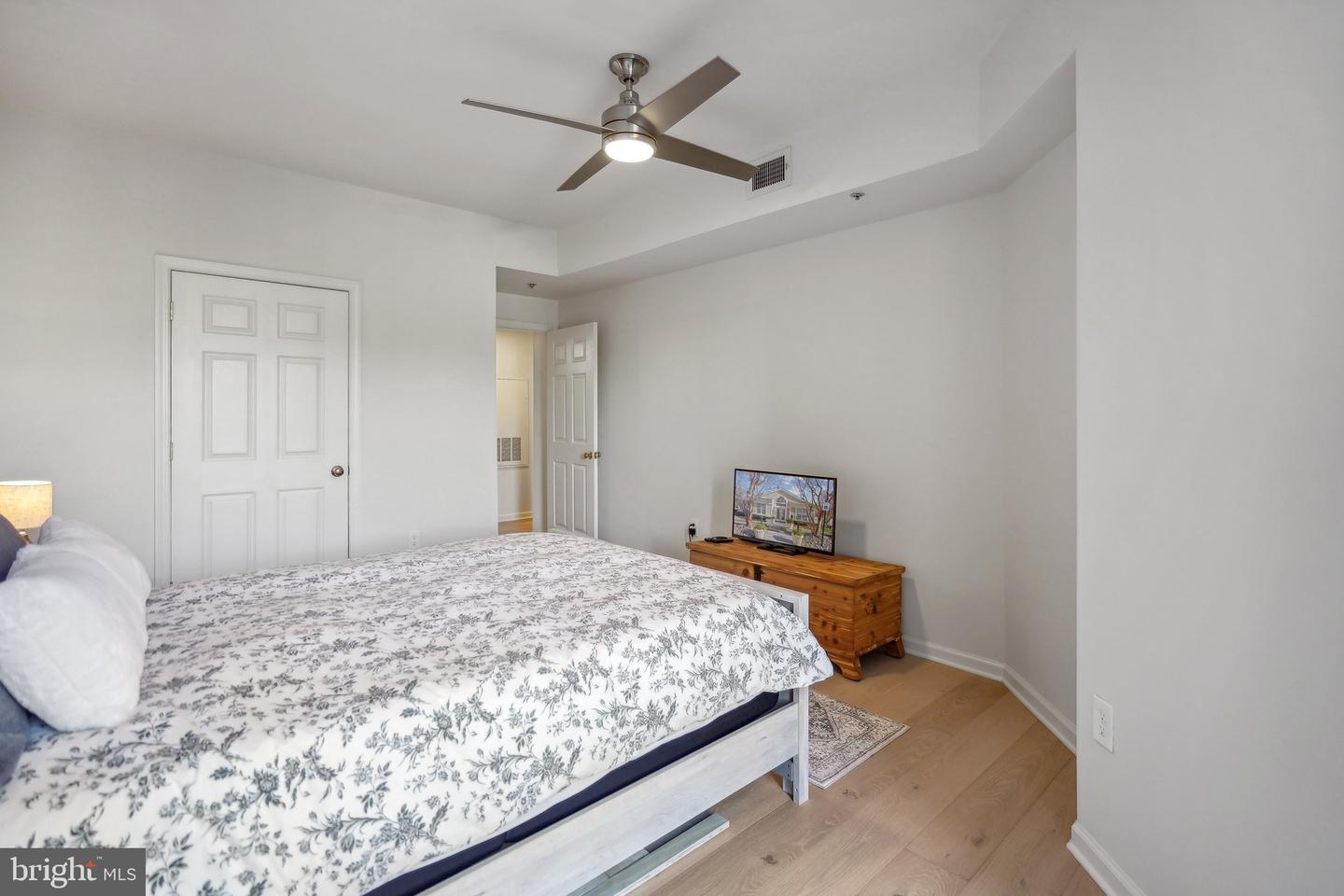 1645 INTERNATIONAL DR #121, MCLEAN, Virginia 22102, 2 Bedrooms Bedrooms, ,1 BathroomBathrooms,Residential,For sale,1645 INTERNATIONAL DR #121,VAFX2213722 MLS # VAFX2213722