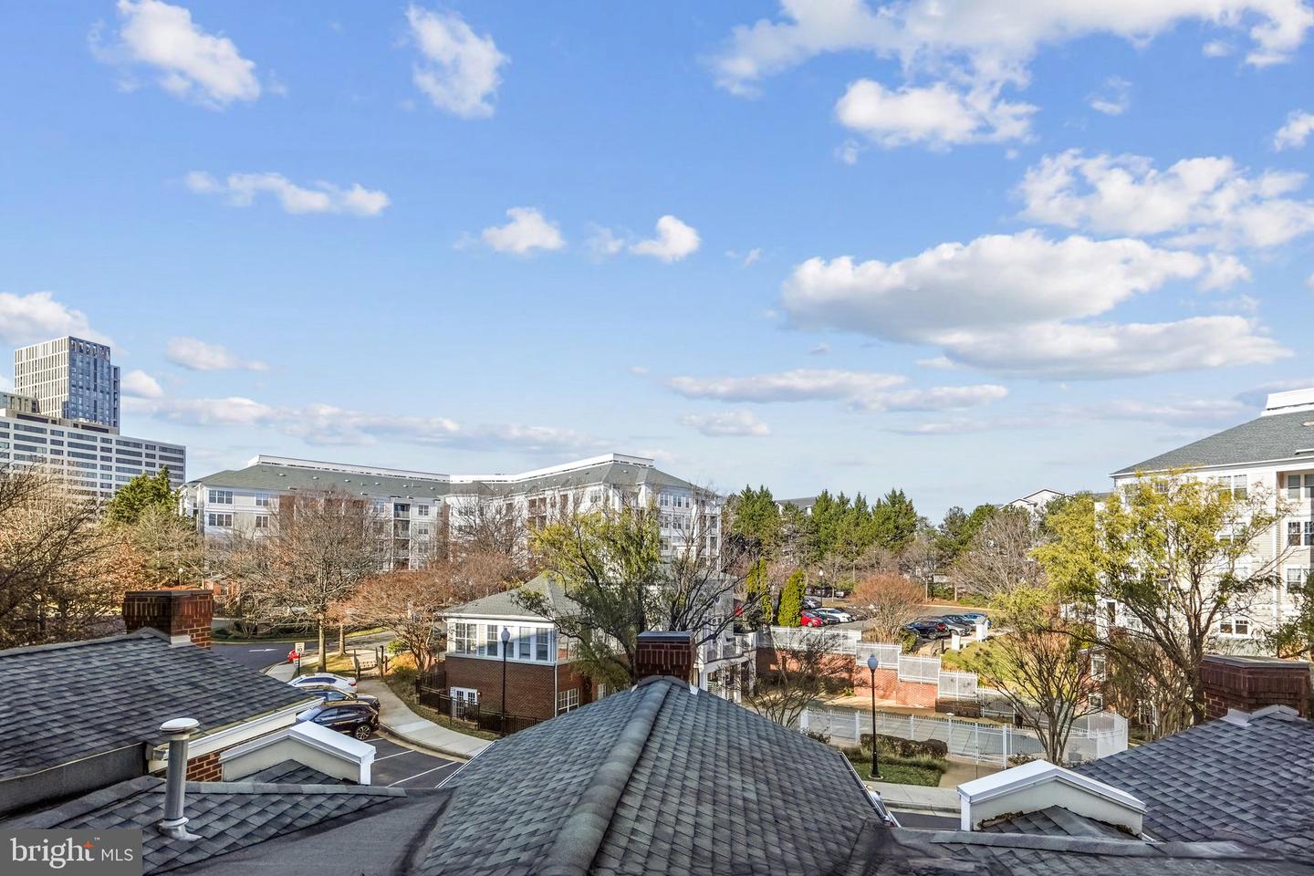 1645 INTERNATIONAL DR #121, MCLEAN, Virginia 22102, 2 Bedrooms Bedrooms, ,1 BathroomBathrooms,Residential,For sale,1645 INTERNATIONAL DR #121,VAFX2213722 MLS # VAFX2213722