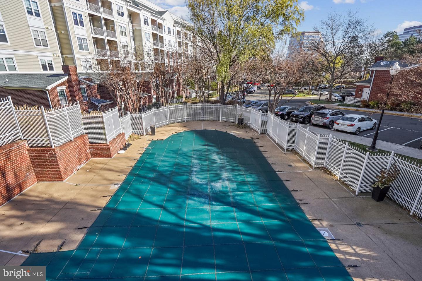 1645 INTERNATIONAL DR #121, MCLEAN, Virginia 22102, 2 Bedrooms Bedrooms, ,1 BathroomBathrooms,Residential,For sale,1645 INTERNATIONAL DR #121,VAFX2213722 MLS # VAFX2213722