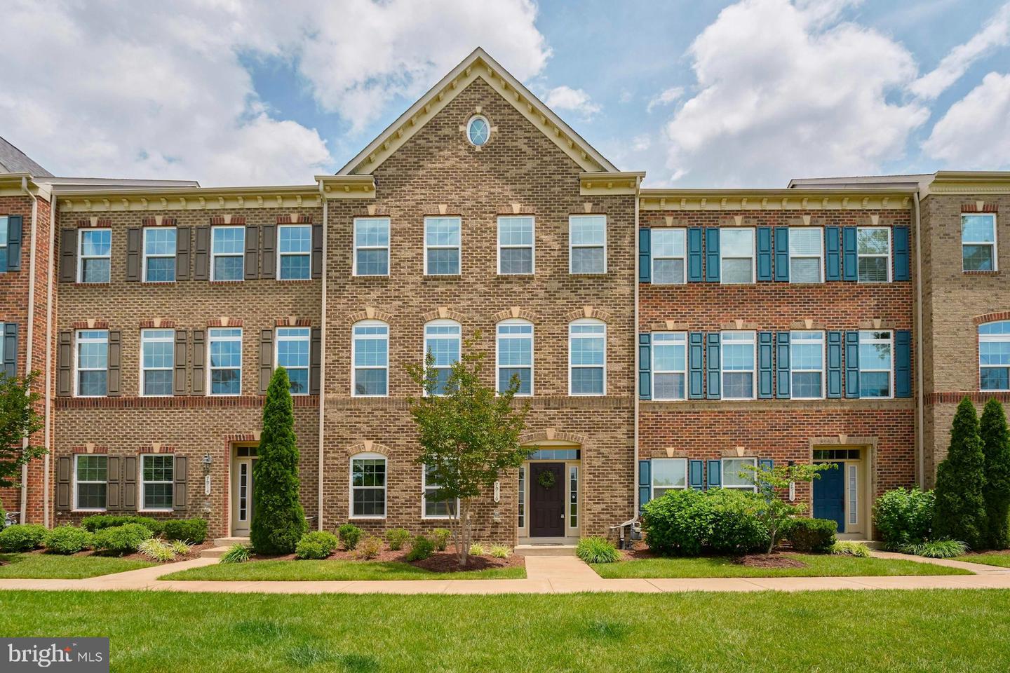 7916 CULLODEN CREST LN, GAINESVILLE, Virginia 20155, 4 Bedrooms Bedrooms, ,3 BathroomsBathrooms,Residential,For sale,7916 CULLODEN CREST LN,VAPW2087534 MLS # VAPW2087534