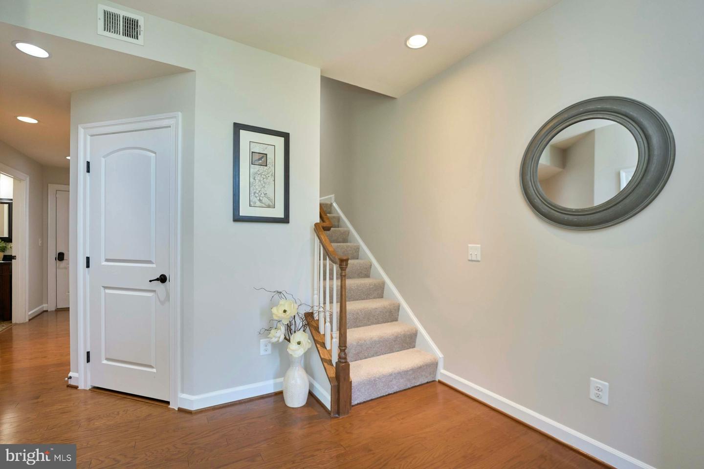 7916 CULLODEN CREST LN, GAINESVILLE, Virginia 20155, 4 Bedrooms Bedrooms, ,3 BathroomsBathrooms,Residential,For sale,7916 CULLODEN CREST LN,VAPW2087534 MLS # VAPW2087534