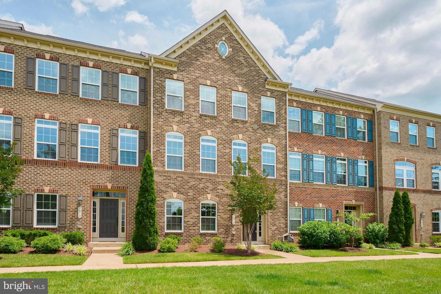 7916 CULLODEN CREST LN, GAINESVILLE, Virginia 20155, 4 Bedrooms Bedrooms, ,3 BathroomsBathrooms,Residential,For sale,7916 CULLODEN CREST LN,VAPW2087534 MLS # VAPW2087534