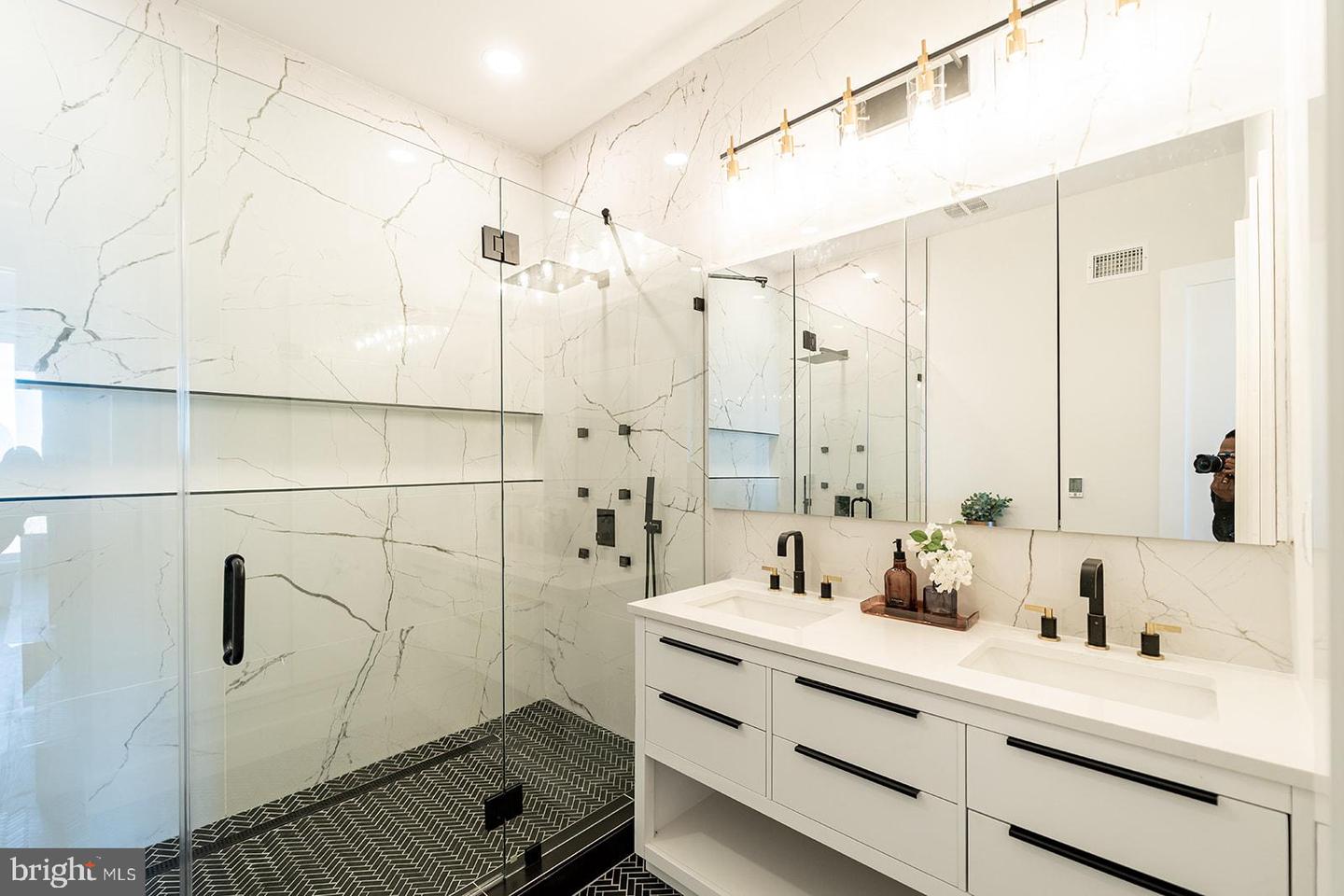 1215 HOLBROOK TER NE #1, WASHINGTON, District Of Columbia 20002, 3 Bedrooms Bedrooms, ,3 BathroomsBathrooms,Residential,For sale,1215 HOLBROOK TER NE #1,DCDC2185372 MLS # DCDC2185372