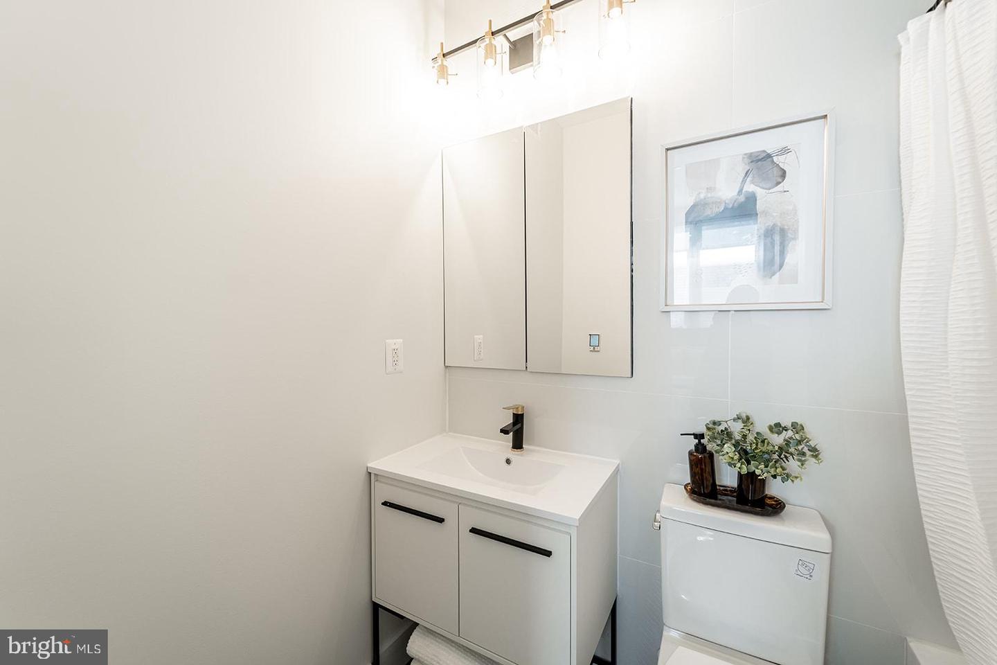 1215 HOLBROOK TER NE #1, WASHINGTON, District Of Columbia 20002, 3 Bedrooms Bedrooms, ,3 BathroomsBathrooms,Residential,For sale,1215 HOLBROOK TER NE #1,DCDC2185372 MLS # DCDC2185372
