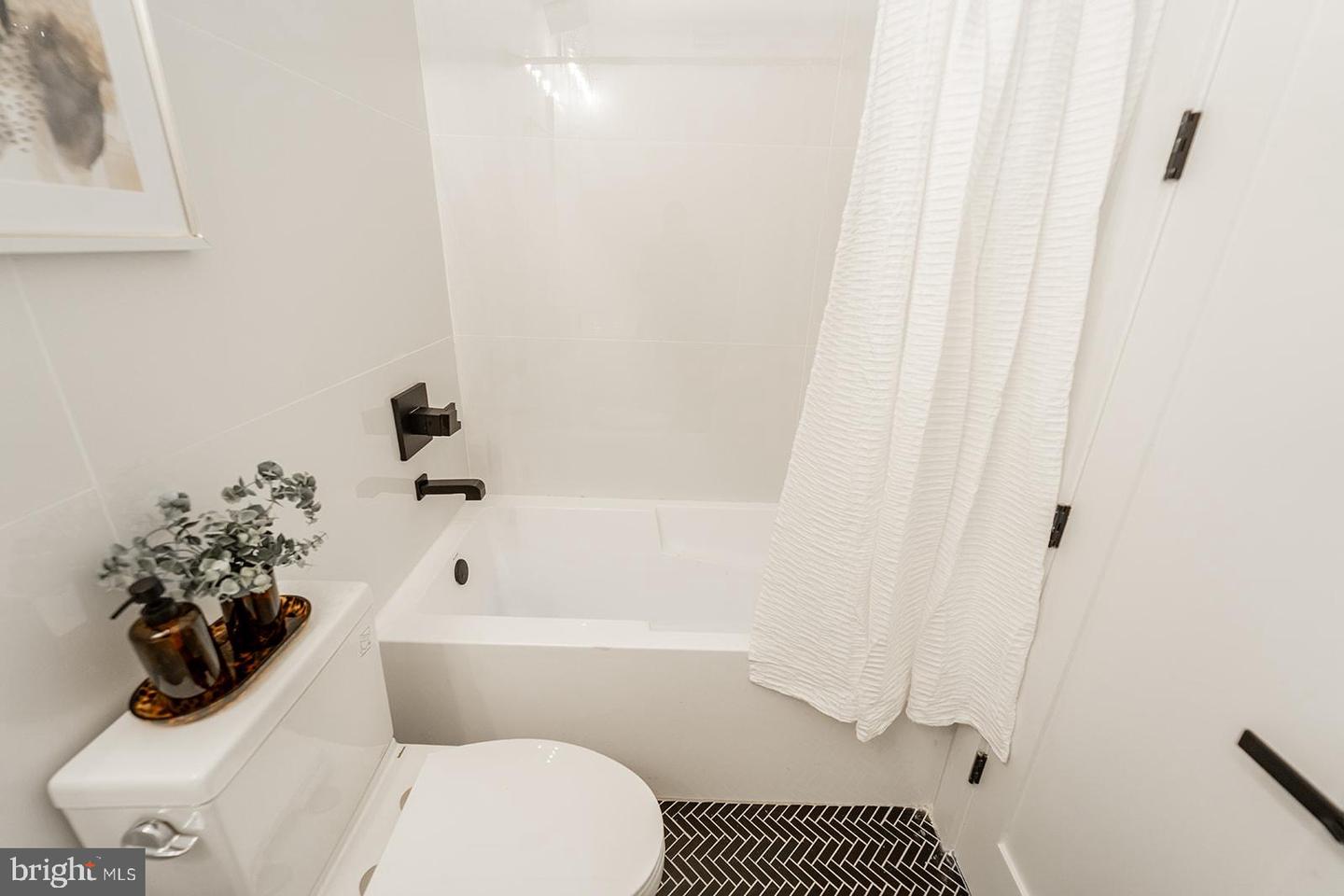 1215 HOLBROOK TER NE #1, WASHINGTON, District Of Columbia 20002, 3 Bedrooms Bedrooms, ,3 BathroomsBathrooms,Residential,For sale,1215 HOLBROOK TER NE #1,DCDC2185372 MLS # DCDC2185372