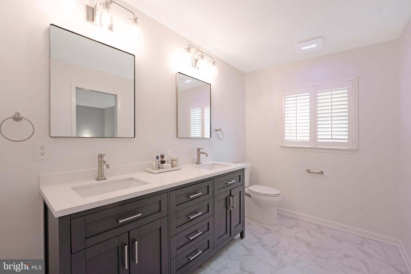 100 WASHINGTON ST, OCCOQUAN, Virginia 22125, 4 Bedrooms Bedrooms, ,3 BathroomsBathrooms,Residential,For sale,100 WASHINGTON ST,VAPW2089992 MLS # VAPW2089992