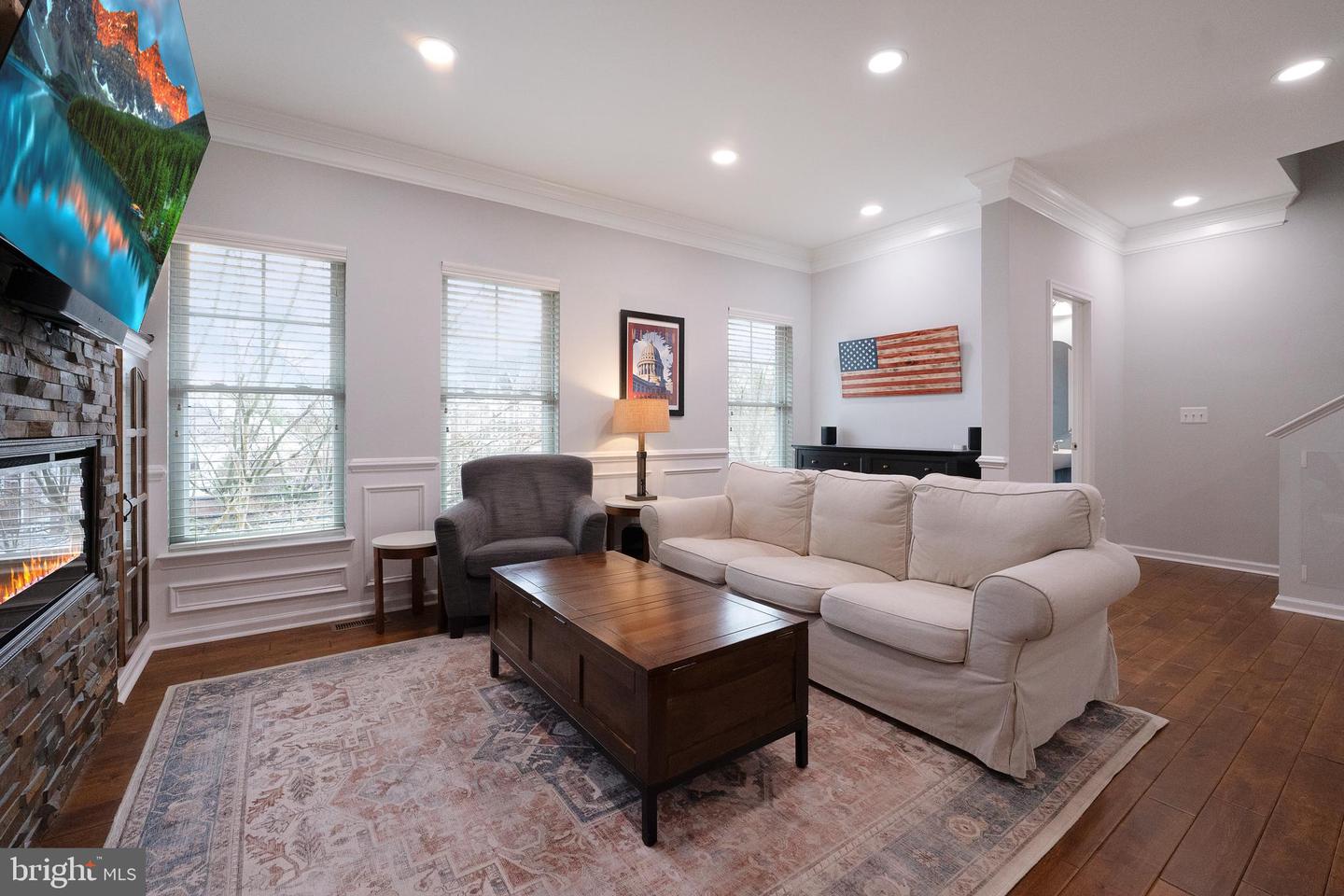 100 WASHINGTON ST, OCCOQUAN, Virginia 22125, 4 Bedrooms Bedrooms, ,3 BathroomsBathrooms,Residential,For sale,100 WASHINGTON ST,VAPW2089992 MLS # VAPW2089992