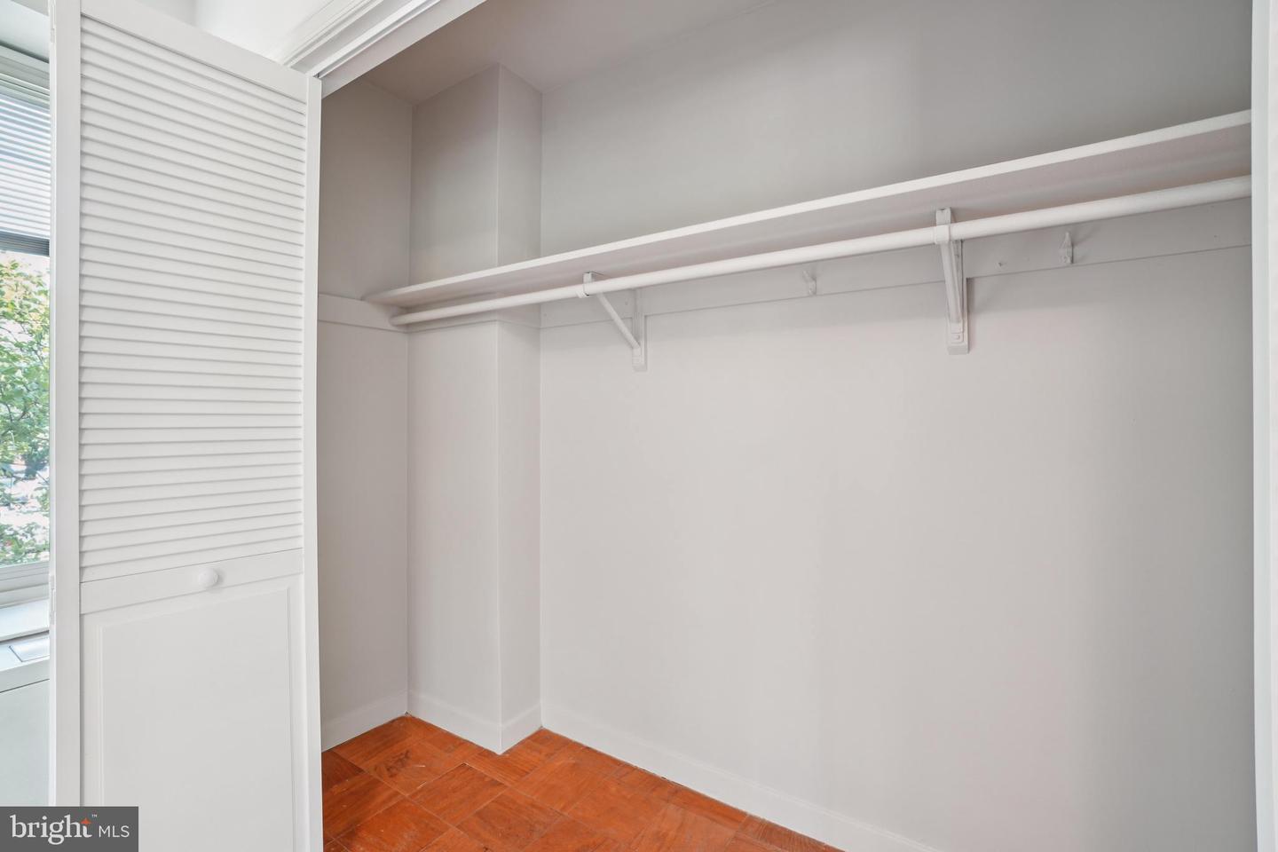 3000 SPOUT RUN PKWY #D212, ARLINGTON, Virginia 22201, 2 Bedrooms Bedrooms, ,1 BathroomBathrooms,Residential,For sale,3000 SPOUT RUN PKWY #D212,VAAR2055008 MLS # VAAR2055008