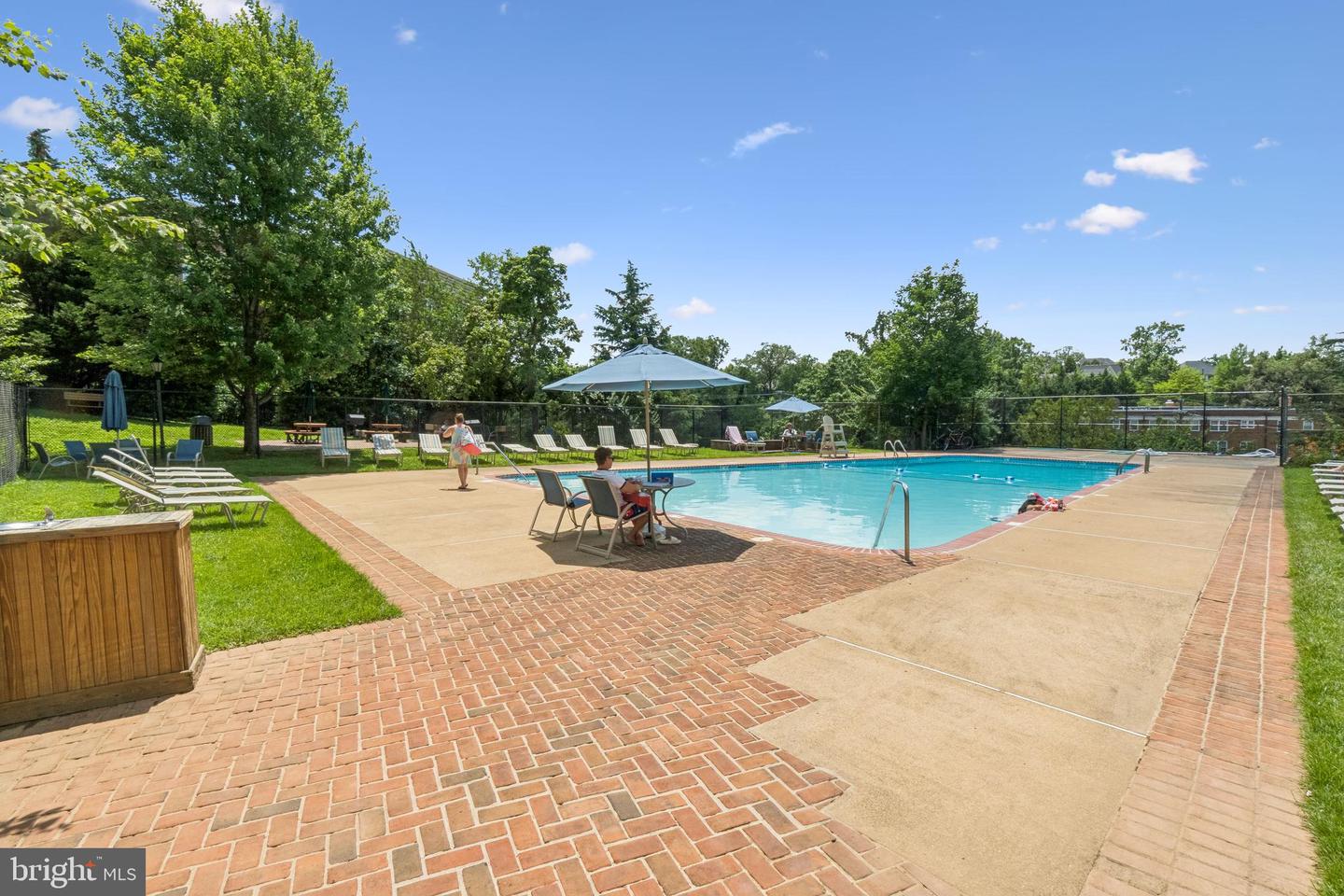 3000 SPOUT RUN PKWY #D212, ARLINGTON, Virginia 22201, 2 Bedrooms Bedrooms, ,1 BathroomBathrooms,Residential,For sale,3000 SPOUT RUN PKWY #D212,VAAR2055008 MLS # VAAR2055008