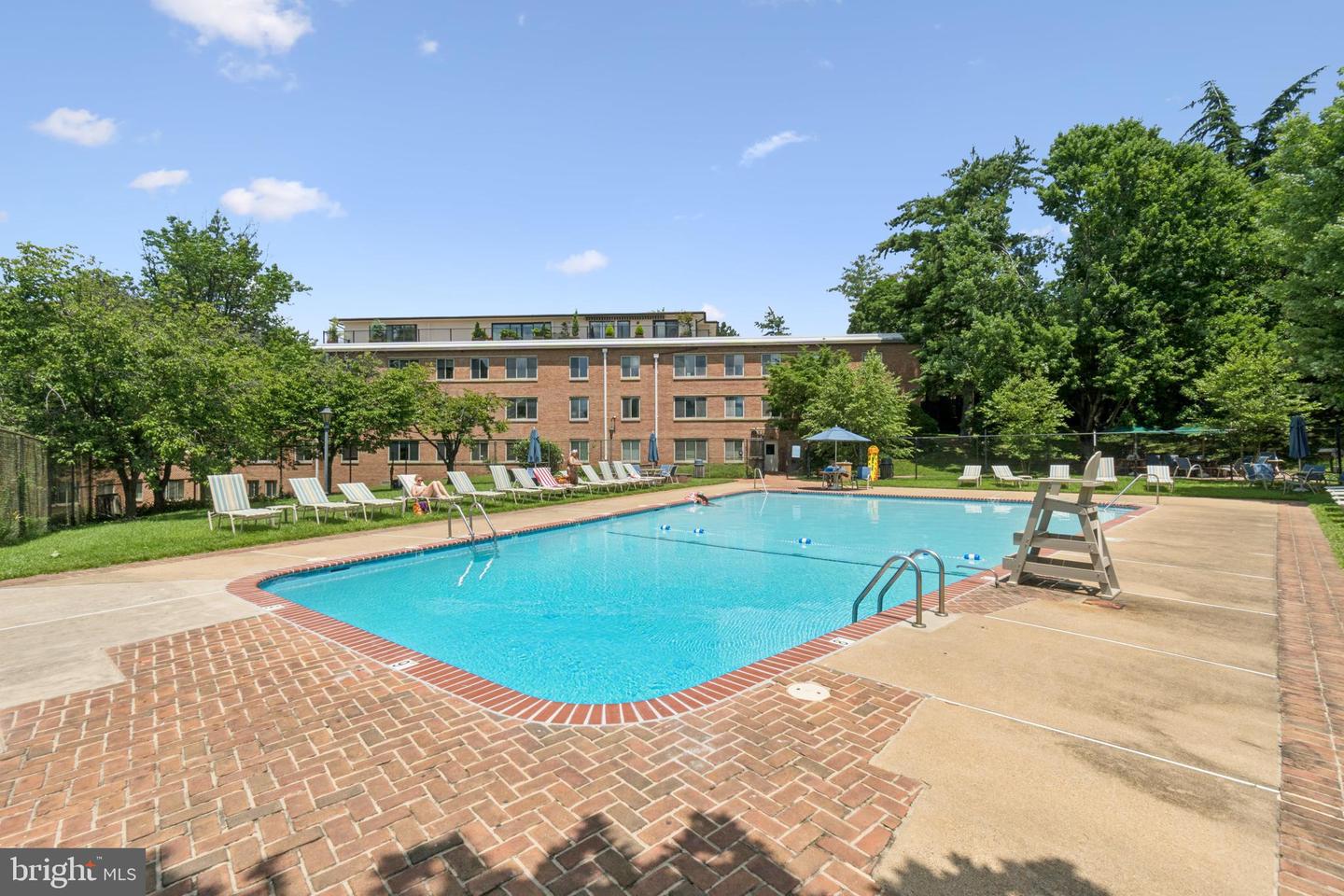 3000 SPOUT RUN PKWY #D212, ARLINGTON, Virginia 22201, 2 Bedrooms Bedrooms, ,1 BathroomBathrooms,Residential,For sale,3000 SPOUT RUN PKWY #D212,VAAR2055008 MLS # VAAR2055008