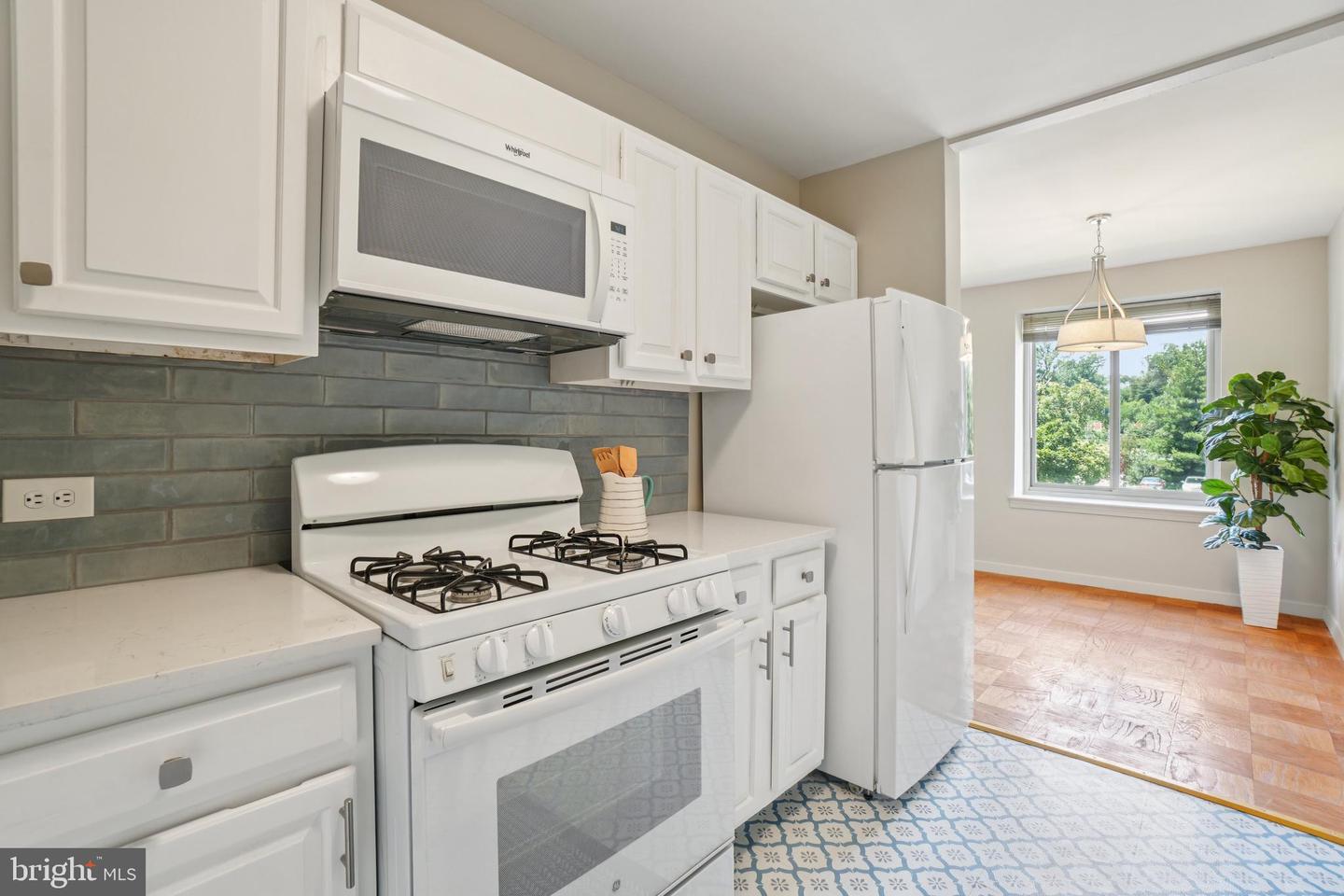 3000 SPOUT RUN PKWY #D212, ARLINGTON, Virginia 22201, 2 Bedrooms Bedrooms, ,1 BathroomBathrooms,Residential,For sale,3000 SPOUT RUN PKWY #D212,VAAR2055008 MLS # VAAR2055008