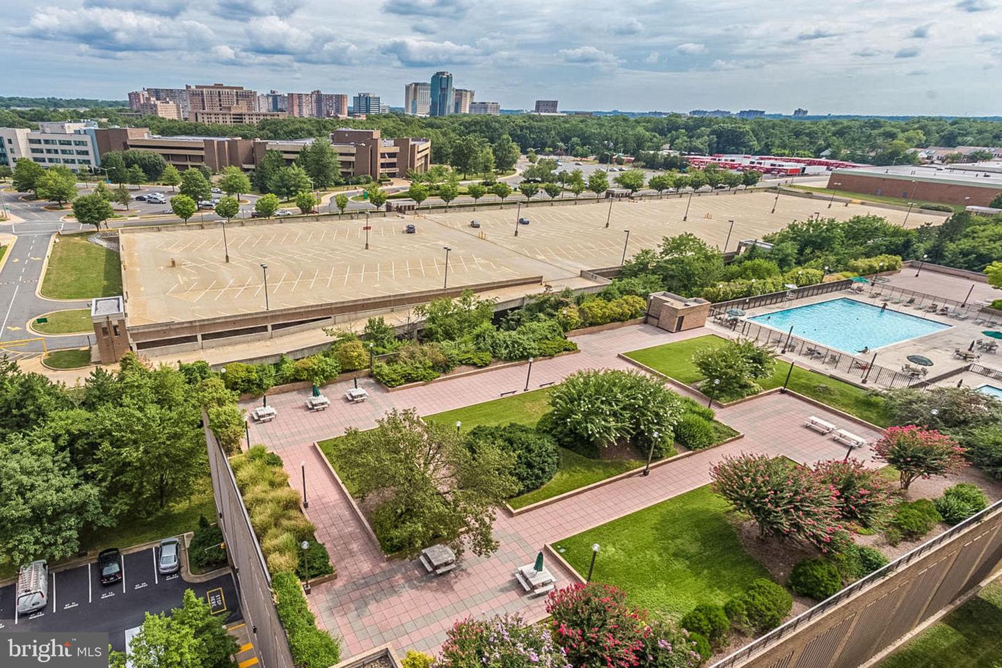 3709 S GEORGE MASON DR #1106 E, FALLS CHURCH, Virginia 22041, 3 Bedrooms Bedrooms, ,2 BathroomsBathrooms,Residential,For sale,3709 S GEORGE MASON DR #1106 E,VAFX2233192 MLS # VAFX2233192