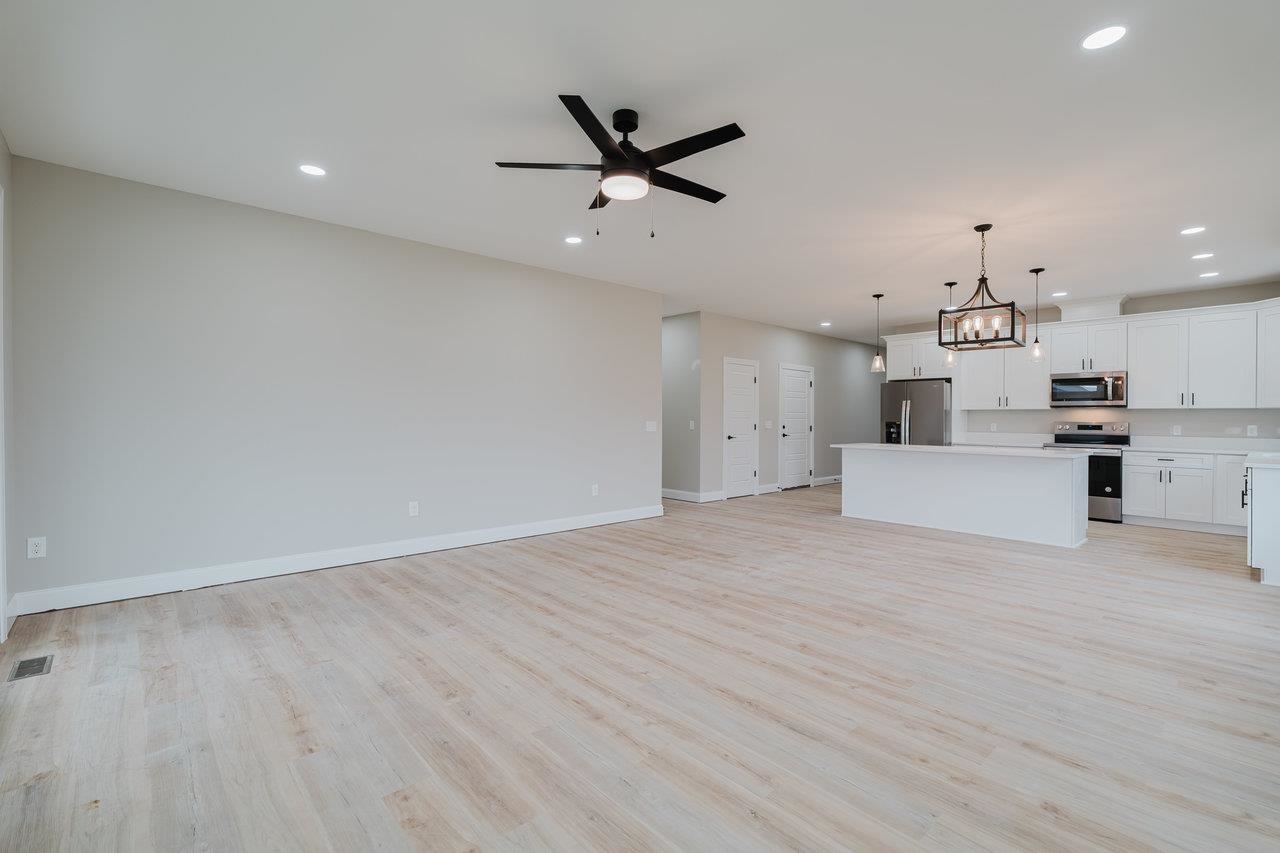 10270 DALMATIAN DR, MCGAHEYSVILLE, Virginia 22840, 3 Bedrooms Bedrooms, ,2 BathroomsBathrooms,Residential,10270 DALMATIAN DR,661104 MLS # 661104