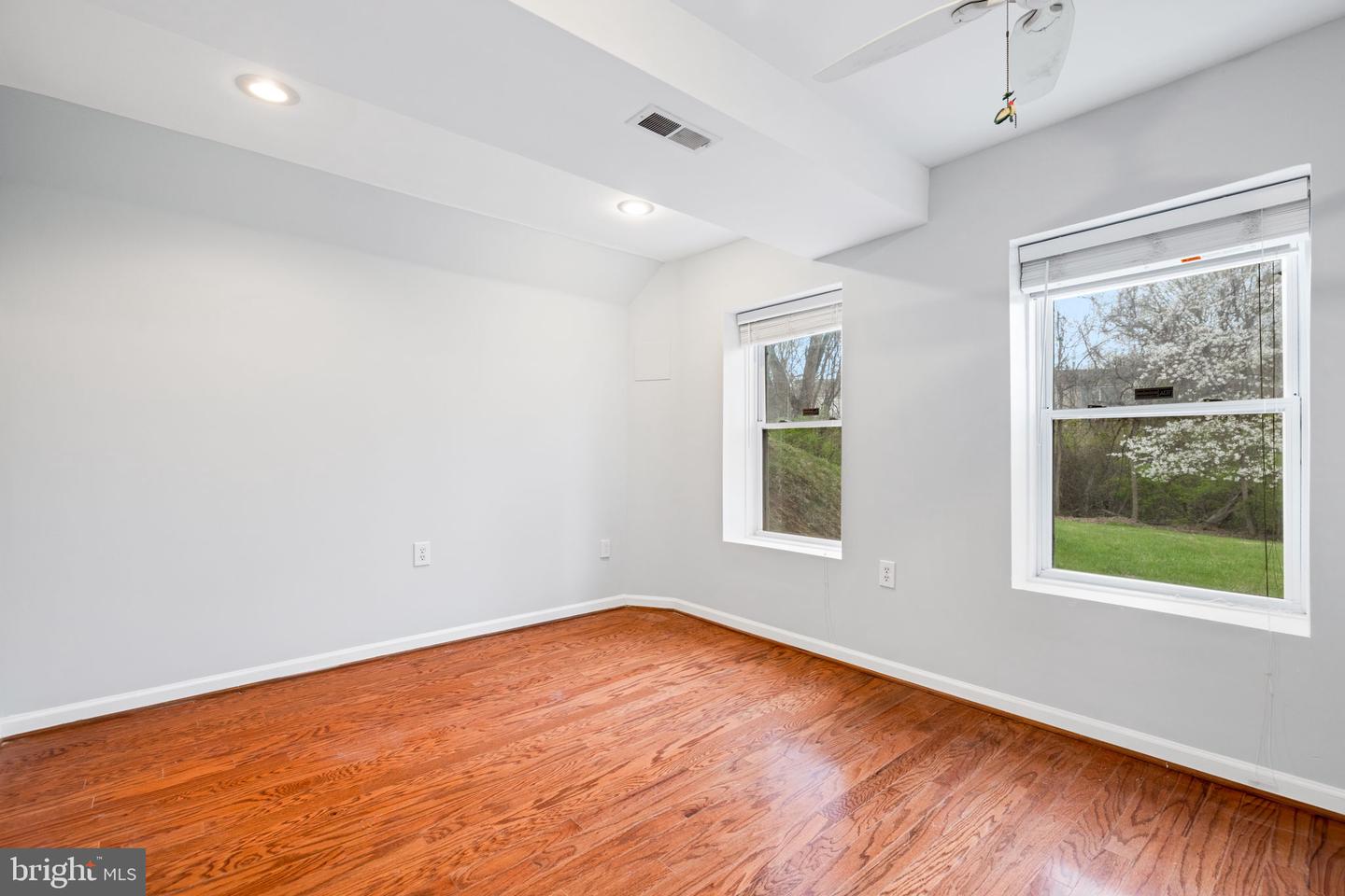 3224 KINROSS CIR, HERNDON, Virginia 20171, 4 Bedrooms Bedrooms, ,3 BathroomsBathrooms,Residential,For sale,3224 KINROSS CIR,VAFX2233612 MLS # VAFX2233612