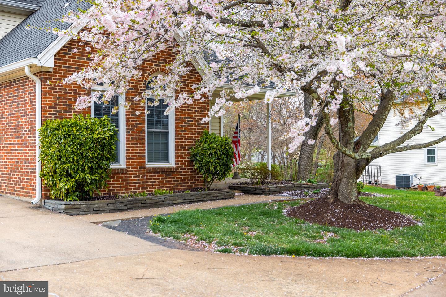 3224 KINROSS CIR, HERNDON, Virginia 20171, 4 Bedrooms Bedrooms, ,3 BathroomsBathrooms,Residential,For sale,3224 KINROSS CIR,VAFX2233612 MLS # VAFX2233612