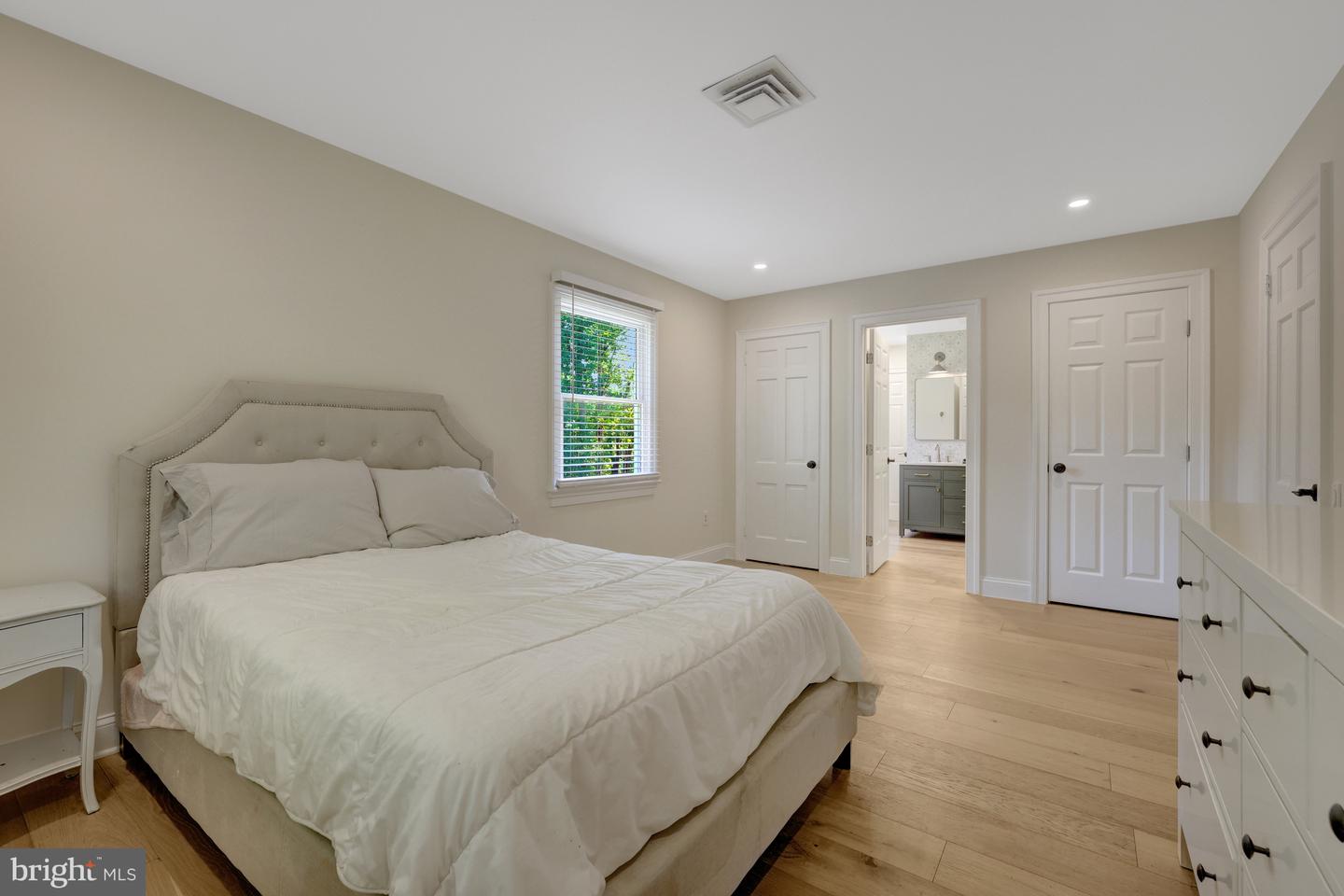 218 WALKER RD, GREAT FALLS, Virginia 22066, 5 Bedrooms Bedrooms, ,4 BathroomsBathrooms,Residential,For sale,218 WALKER RD,VAFX2236474 MLS # VAFX2236474
